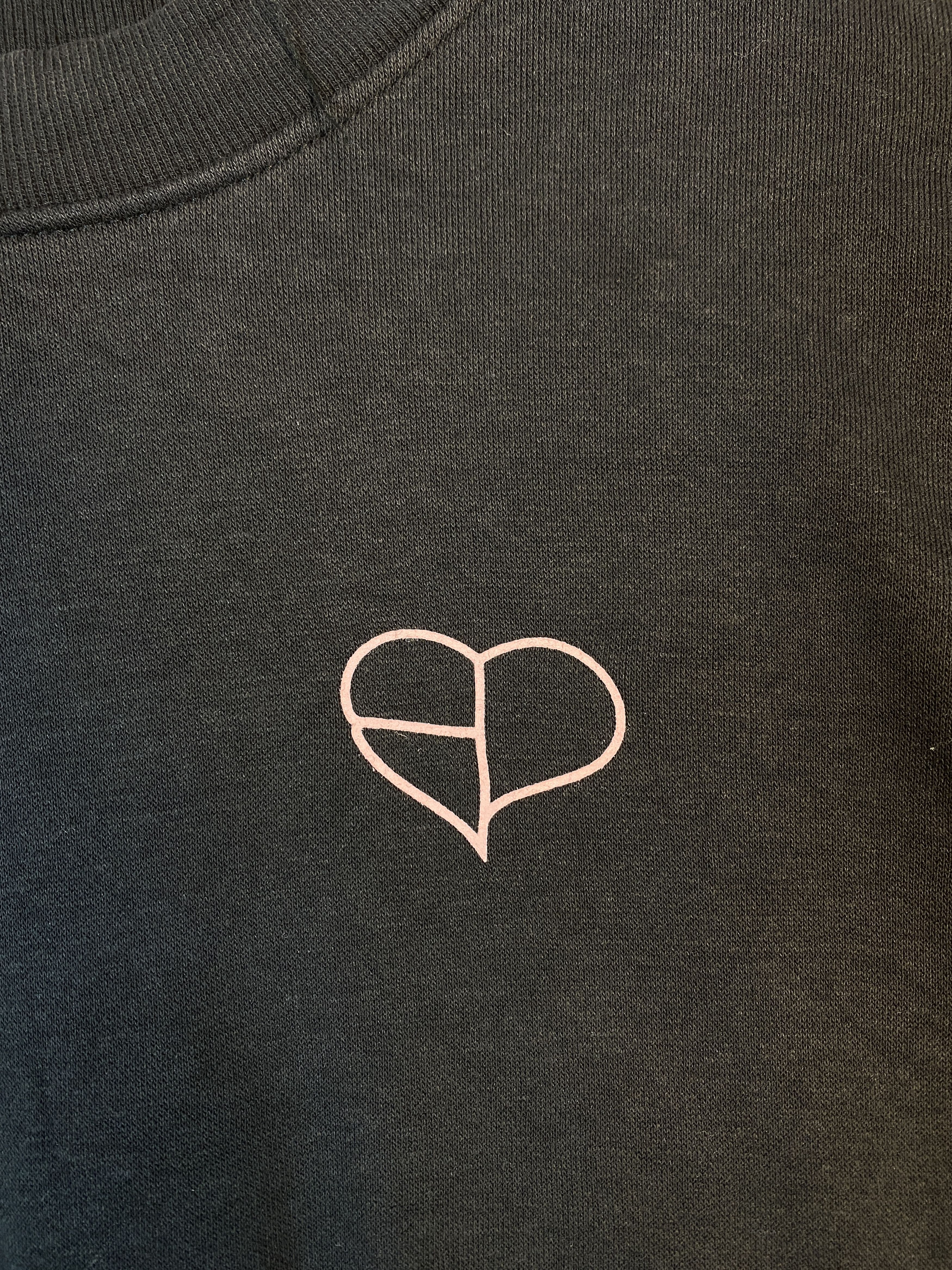 Band Tees H&M Divided Black Pink Crop Top Sweatshirts PS0405 Size US M / EU 48-50 / 2 - 4 Thumbnail
