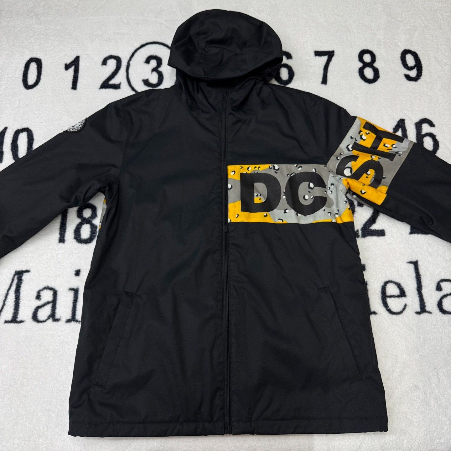 Other Camo Yellow Heavy Coat XL Men Size US XL / EU 56 / 4 - 1 Thumbnail