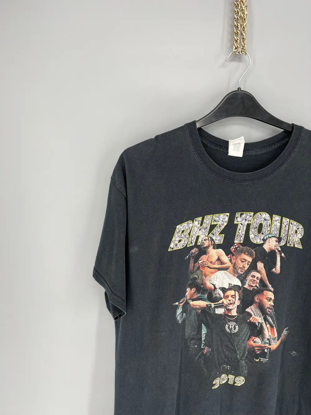 Band Tees × Rap Tees Vintage Tshirt Y2K Bananahaze "BHZ" Tour 2019 Size US L / EU 52-54 / 3 - 4 Thumbnail