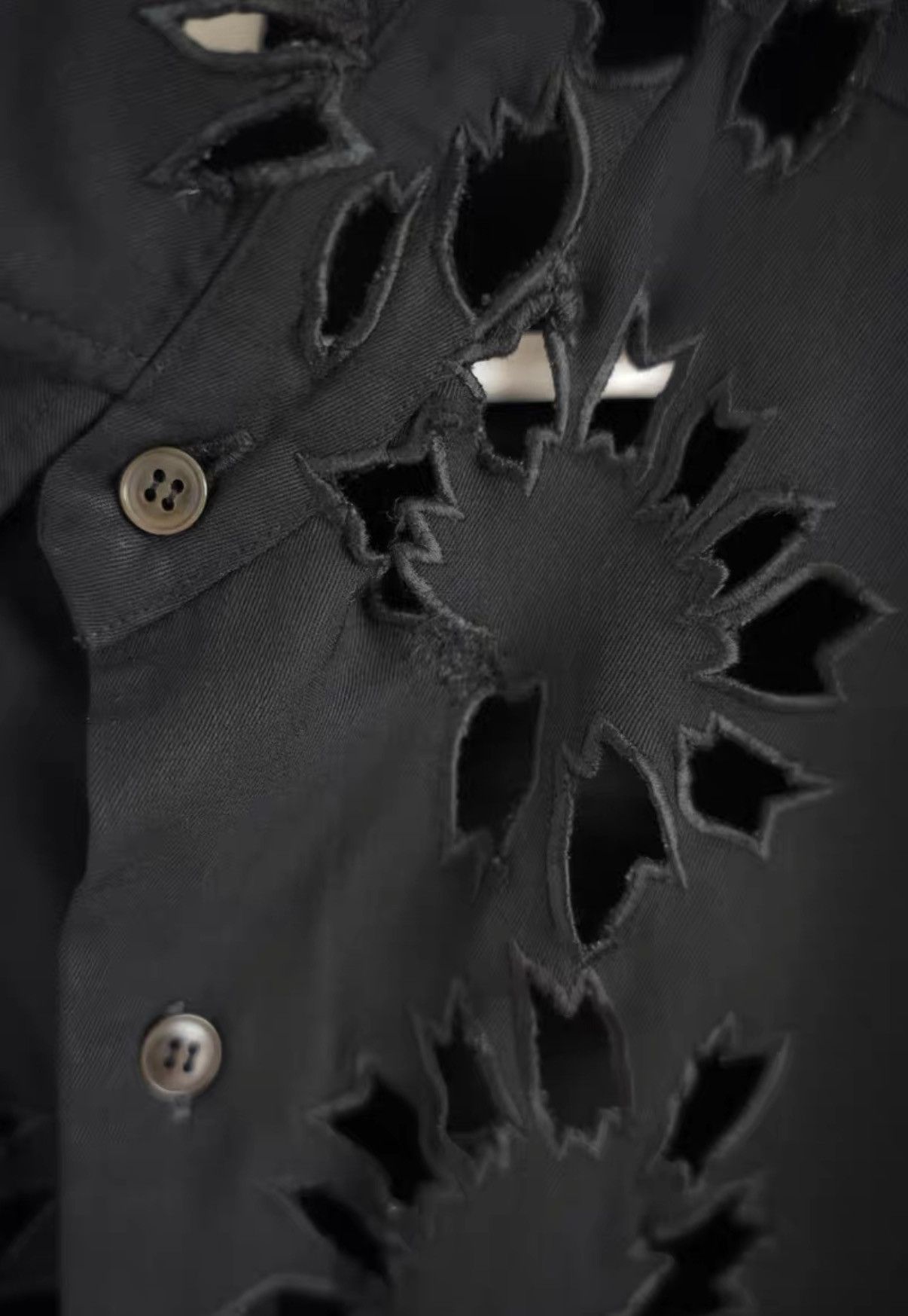 Yohji Yamamoto Yohji Yamamoto 96ss Flower & Boy Cutout Shirt Size US M / EU 48-50 / 2 - 4 Thumbnail