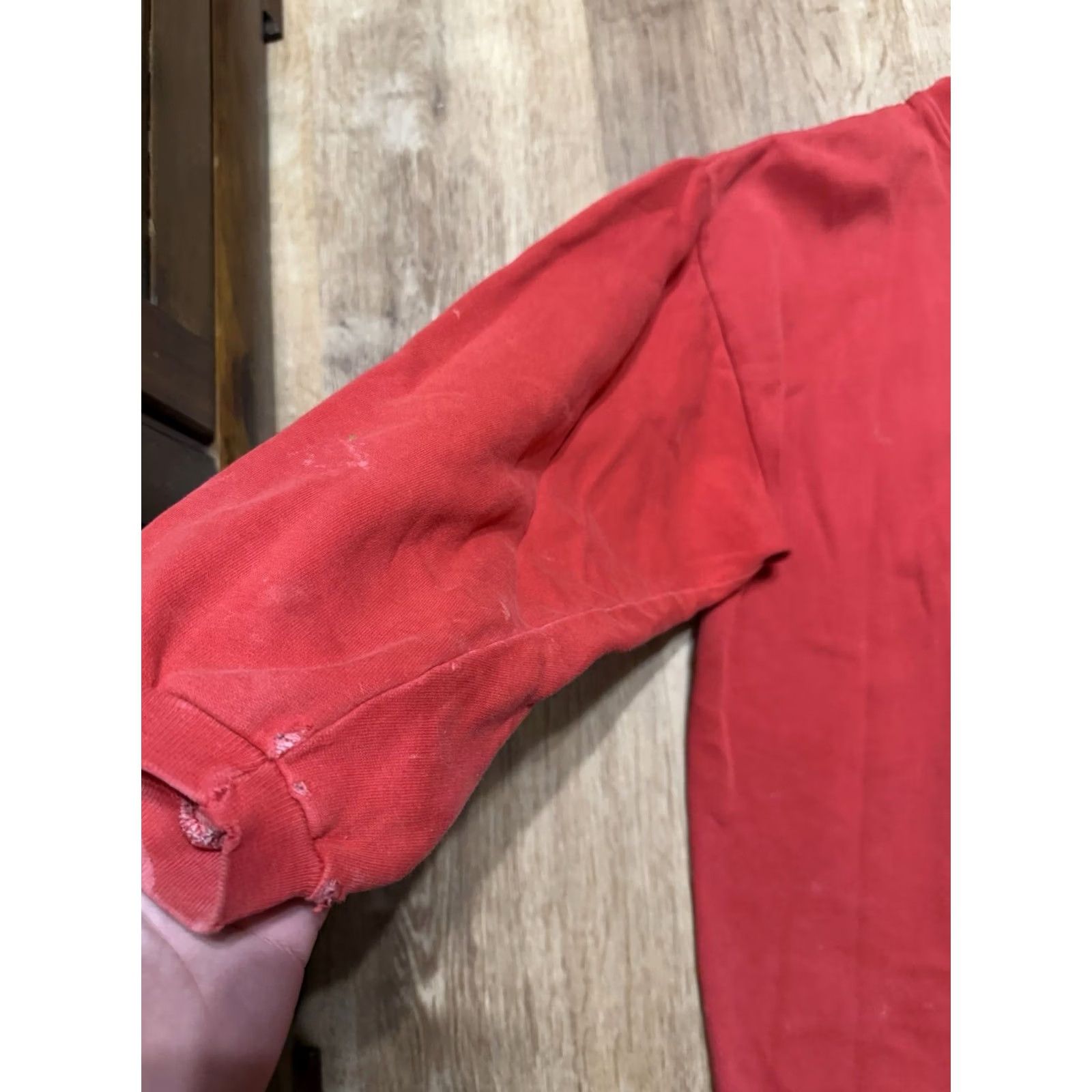 Guess VINTAGE Guess Spellout Sweatshirt Crewneck Red Mens M 90s Thrashed, 1990s, USA, Pullover, Regular Size US M / EU 48-50 / 2 - 6 Thumbnail