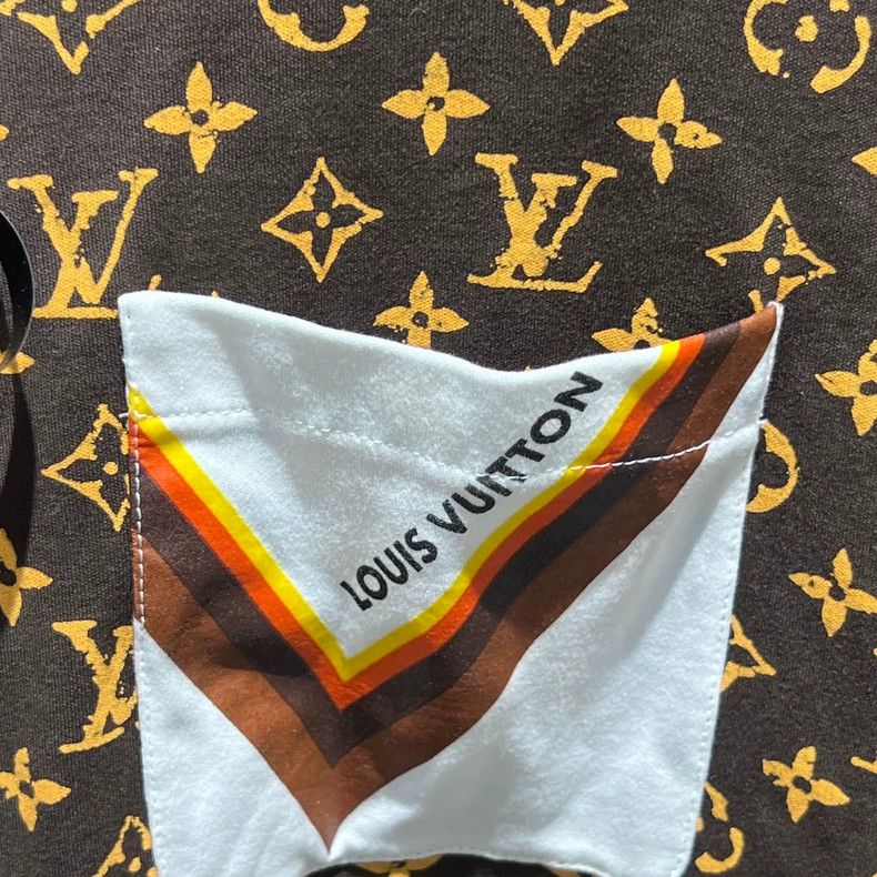 Louis Vuitton Louis Vuitton Brown slogan full print short sleeve Size M / US 6-8 / IT 42-44 - 5 Thumbnail