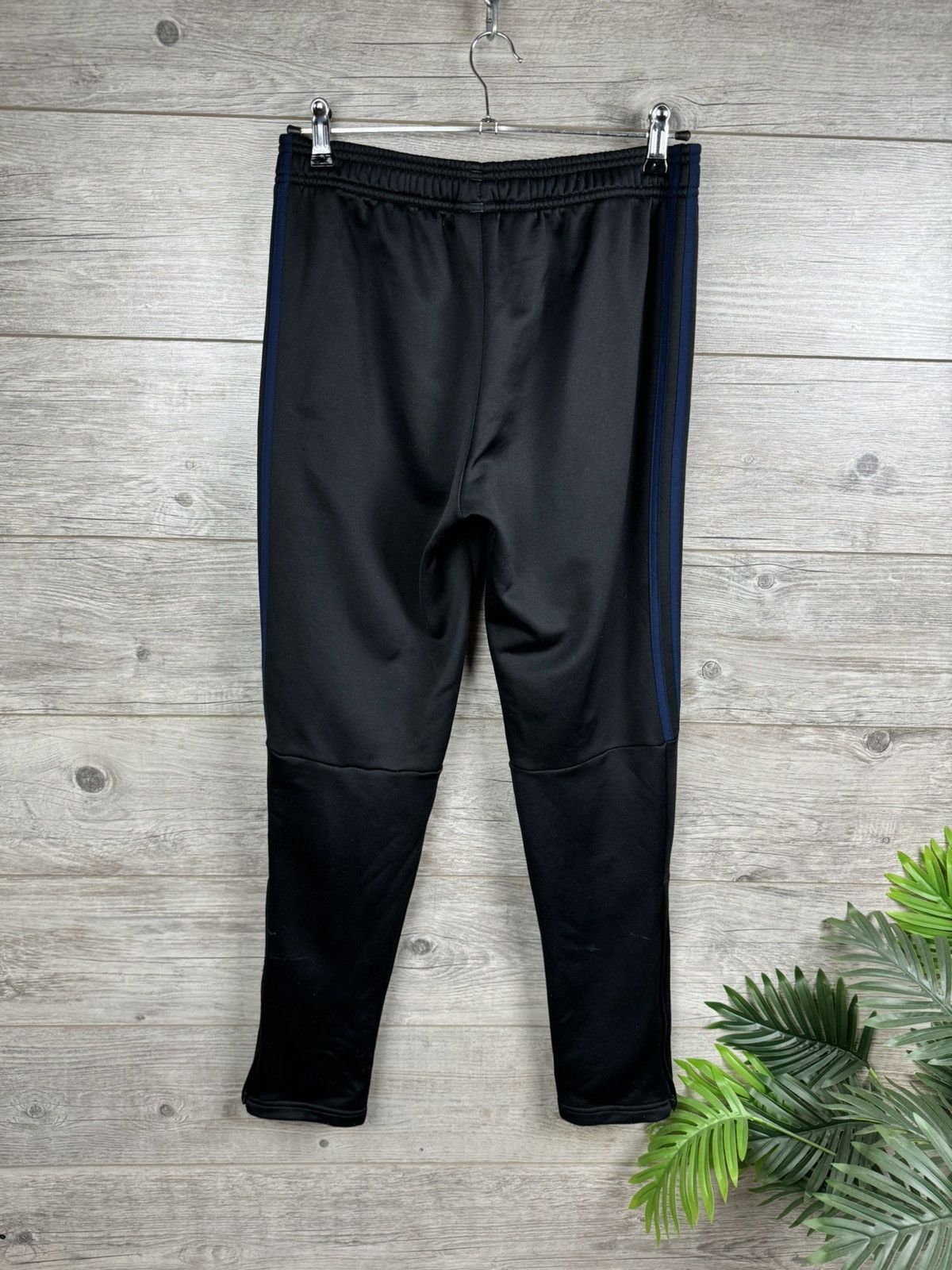 Adidas Manchester United Adidas Trousers Football size S Size US 30 / EU 46 - 9 Thumbnail