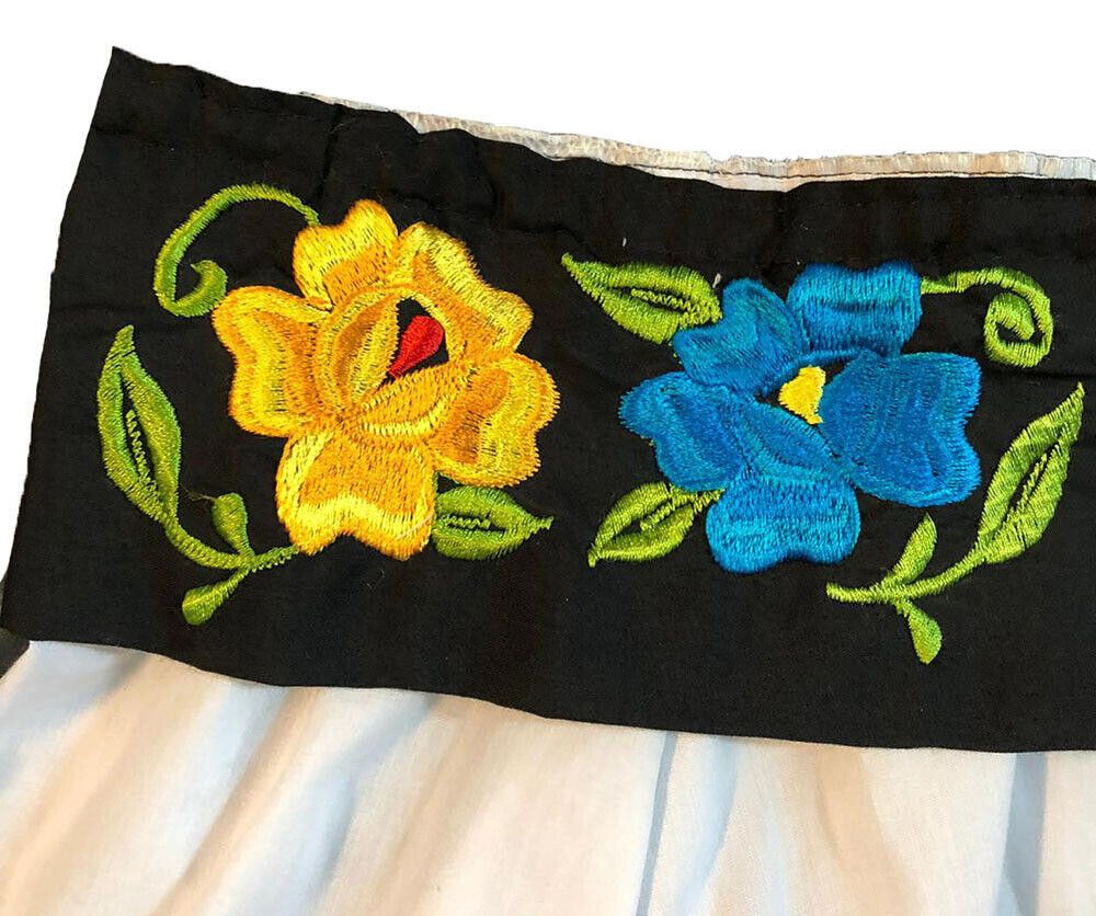 Designer Used White Hand Made Embroidered Flower Blouse M Size M / US 6-8 / IT 42-44 - 5 Thumbnail