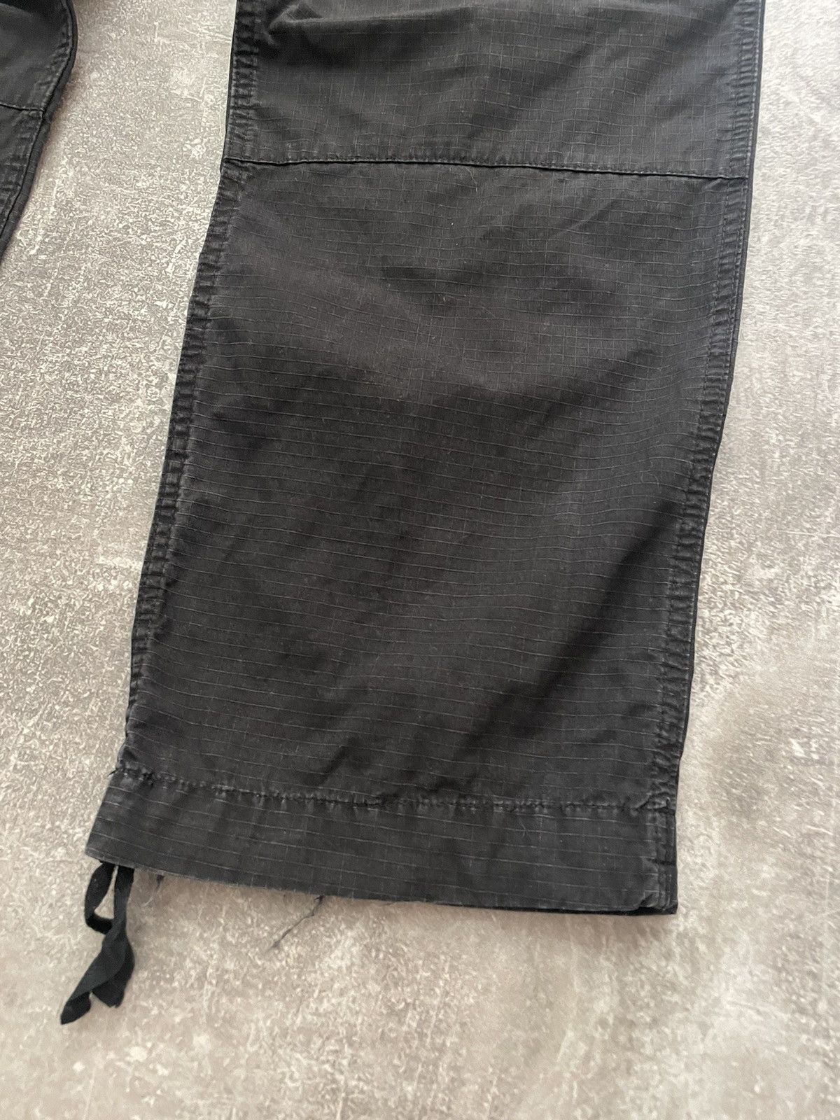 Carhartt Vintage Carhartt Black Cargo Black Pants 31/34 Size US 34 / EU 50 - 14 Thumbnail