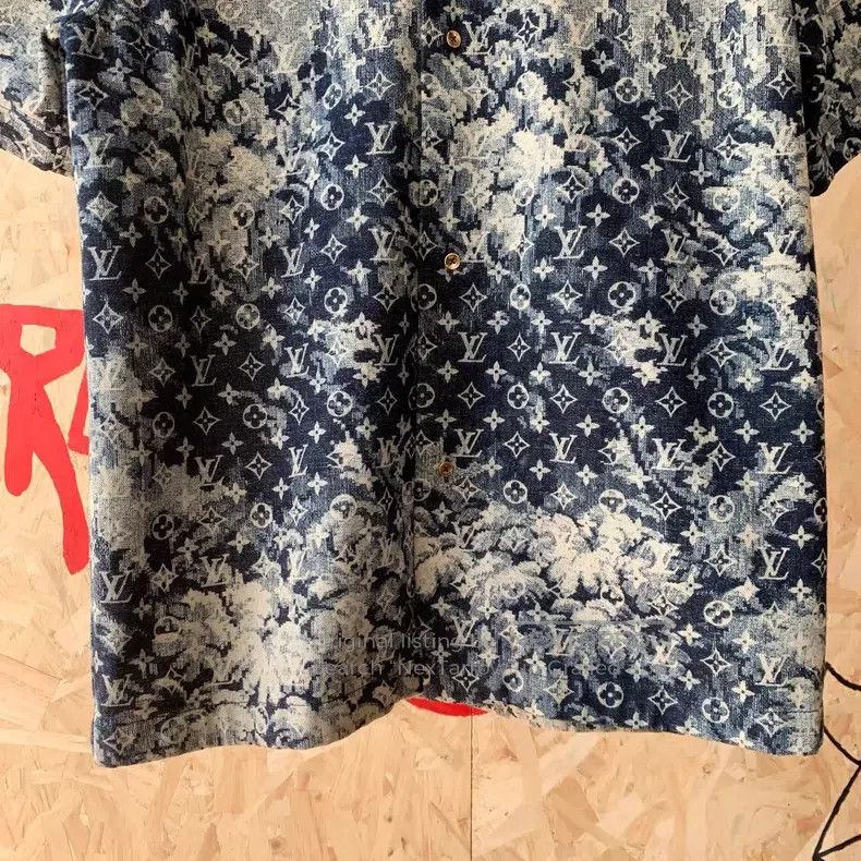 Louis Vuitton Louis Vuitton Tapestry full print short sleeve shirt Size US M / EU 48-50 / 2 - 4 Thumbnail