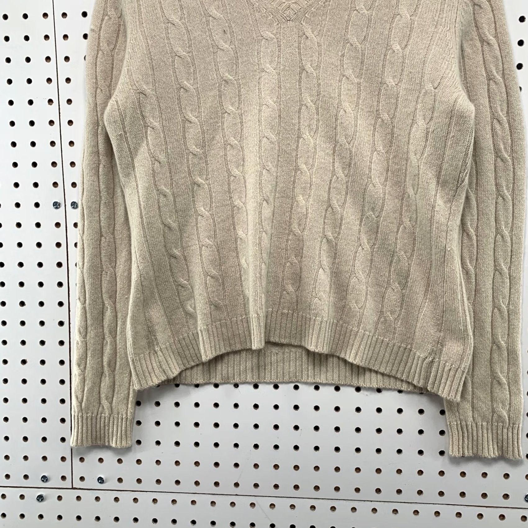 Vintage VINTAGE Scott Charters Cashmere Sweater Women M Beige Cable Knit V Neck Pullover Size M / US 6-8 / IT 42-44 - 5 Thumbnail