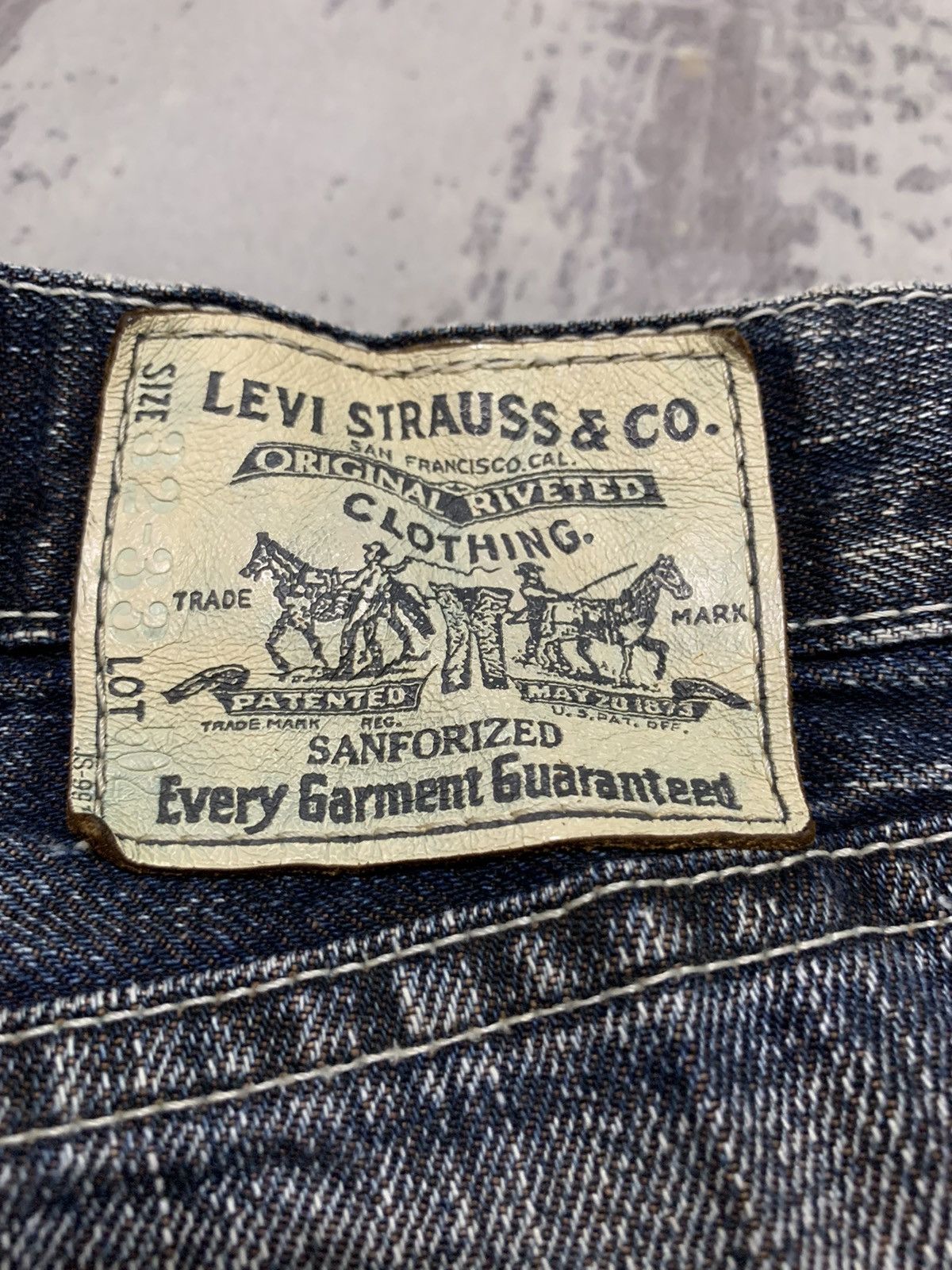 Levi's Vintage Levis 502 Distressed Denim Jeans 31x33.5 Size US 31 - 19 Thumbnail