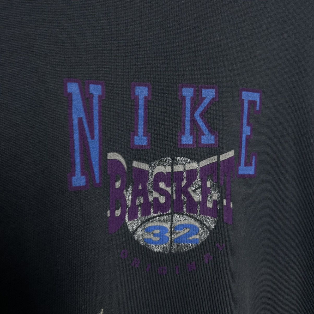 Nike Vintage Nike Basket 90’s Streetwear Tee Size XL Size US XL / EU 56 / 4 - 3 Thumbnail