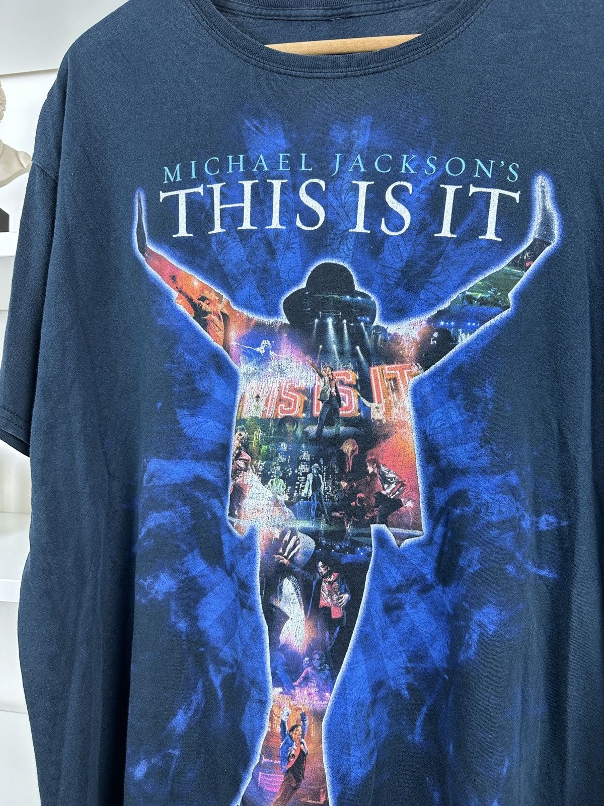 Band Tees Michael Jackson This is it 2009 tee t-shirt Size US XL / EU 56 / 4 - 3 Thumbnail