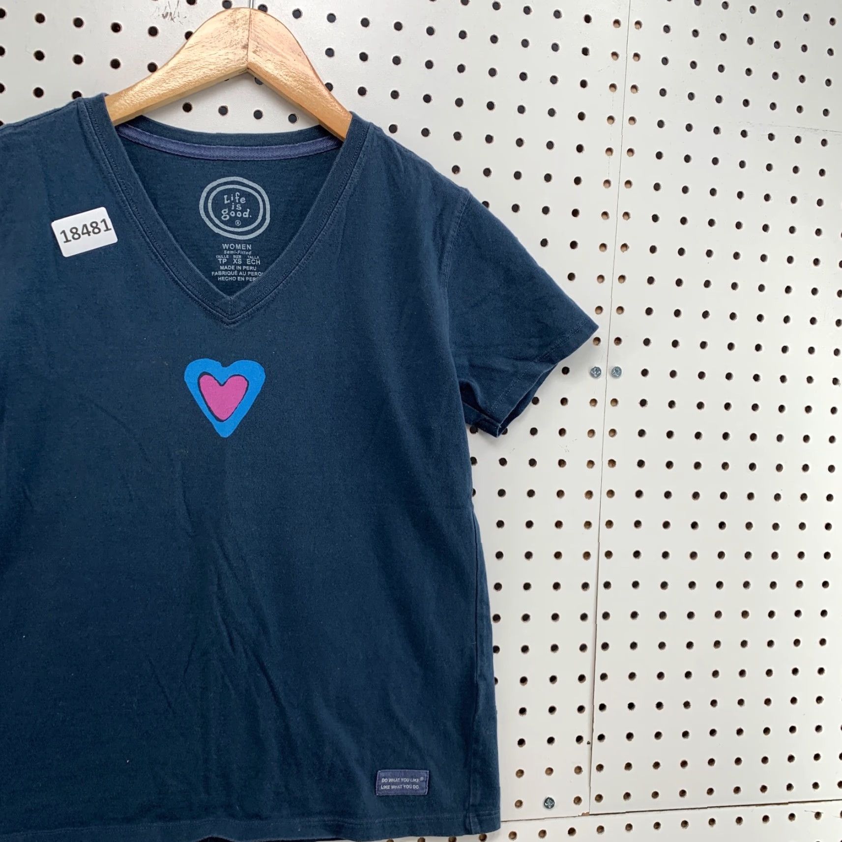 Life is Good LIFE IS GOOD Women's V-Neck Semi-Fitted T-Shirt Heart Graphic XS Blue Love Size XS / US 0-2 / IT 36-38 - 3 Thumbnail