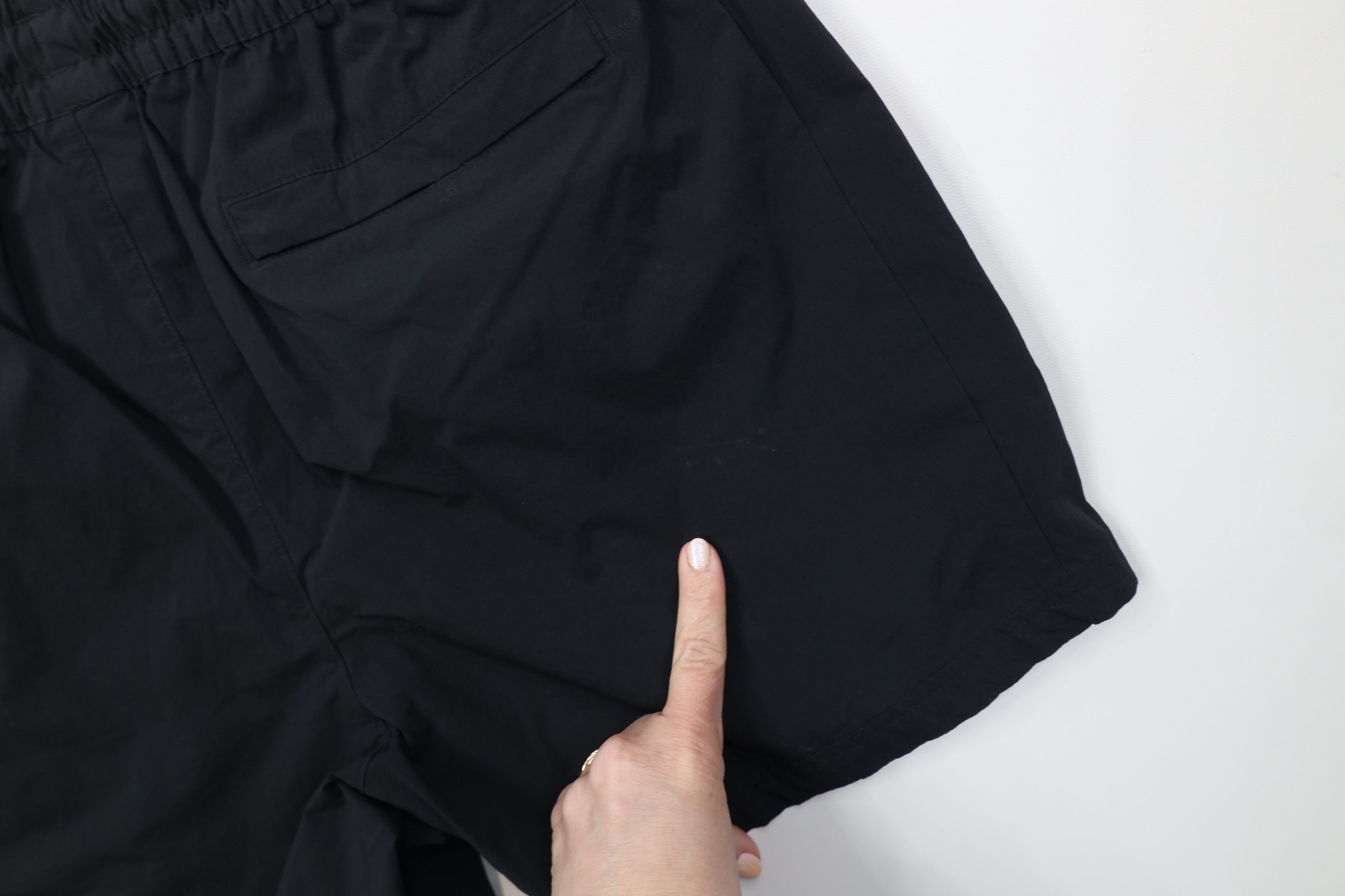 New Balance Vintage Y2K New Balance Above Knee Windbreaker Shorts Black Size US 34 / EU 50 - 13 Thumbnail
