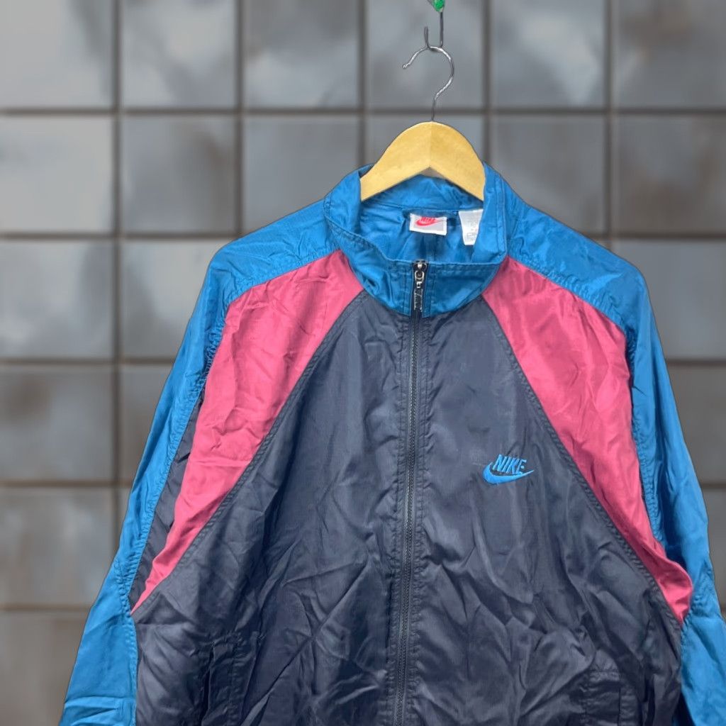 Nike VINTAGE Nike Windbreaker Jacket L Black 90s Mens - Jacket - Windbreaker - 90s - Nike - L - Black - Vintage - Mens Size US L / EU 52-54 / 3 - 1 Thumbnail