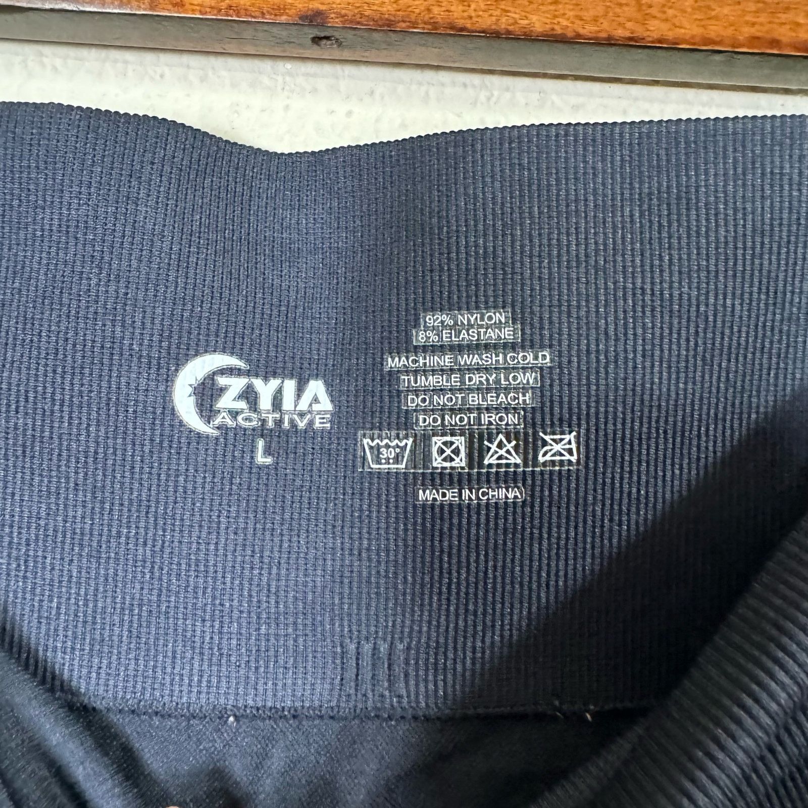 Lululemon zyia | black & white ombre light n tight 7/8 leggings sz L Size 30" / US 8 / IT 44 - 7 Thumbnail