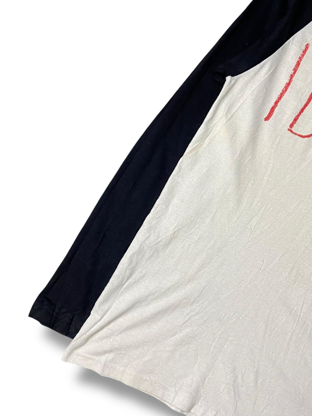 Fruit Of The Loom Fruit Of The Loom x 5 Seconds of Summer Tshirt (142) Size US M / EU 48-50 / 2 - 4 Thumbnail