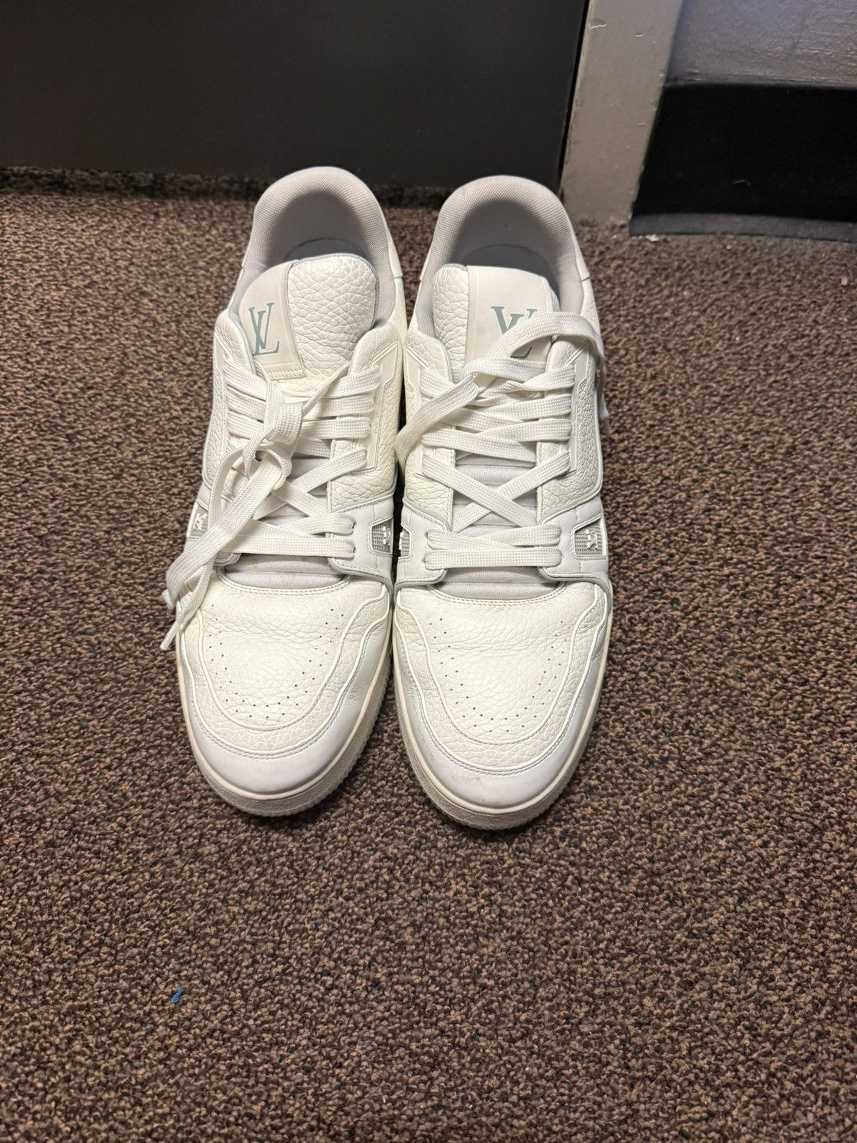 White Louis vuitton virgil trainer