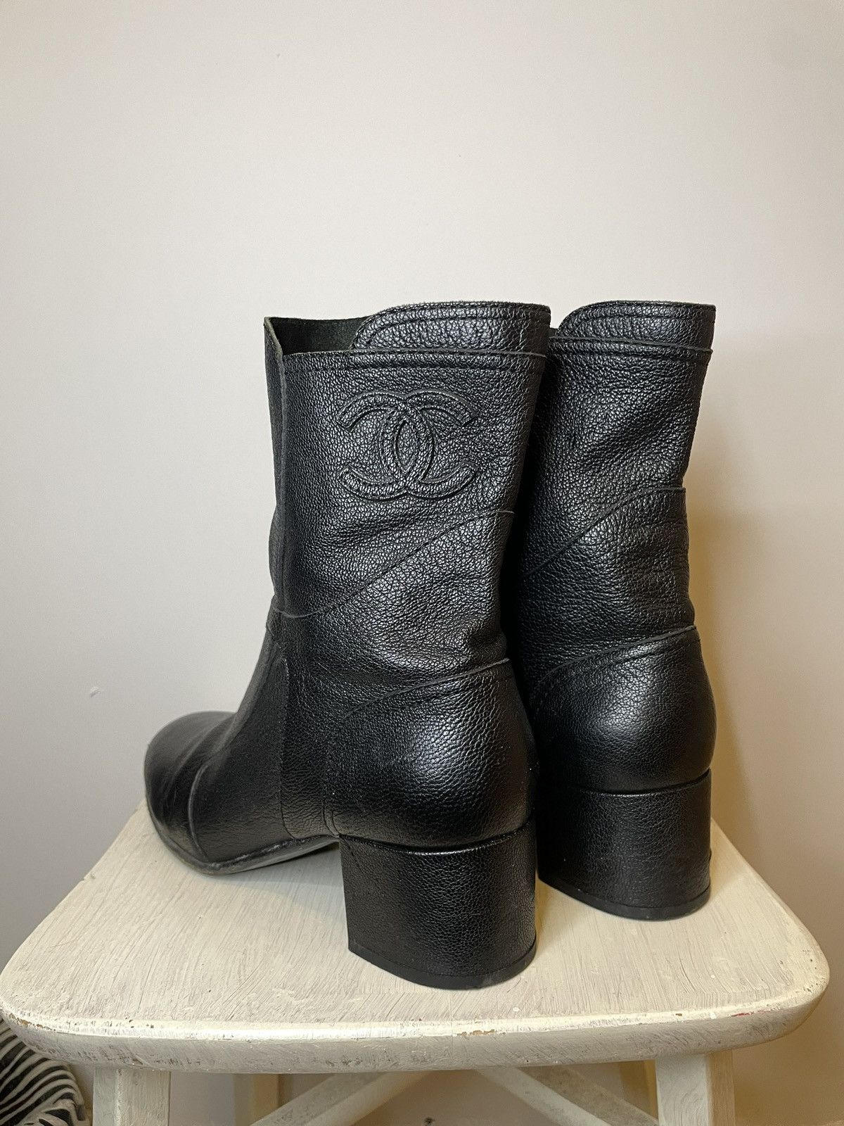 Chanel Chanel Interlocking CC Logo Boots Size US 7.5 / IT 37.5 - 1 Thumbnail