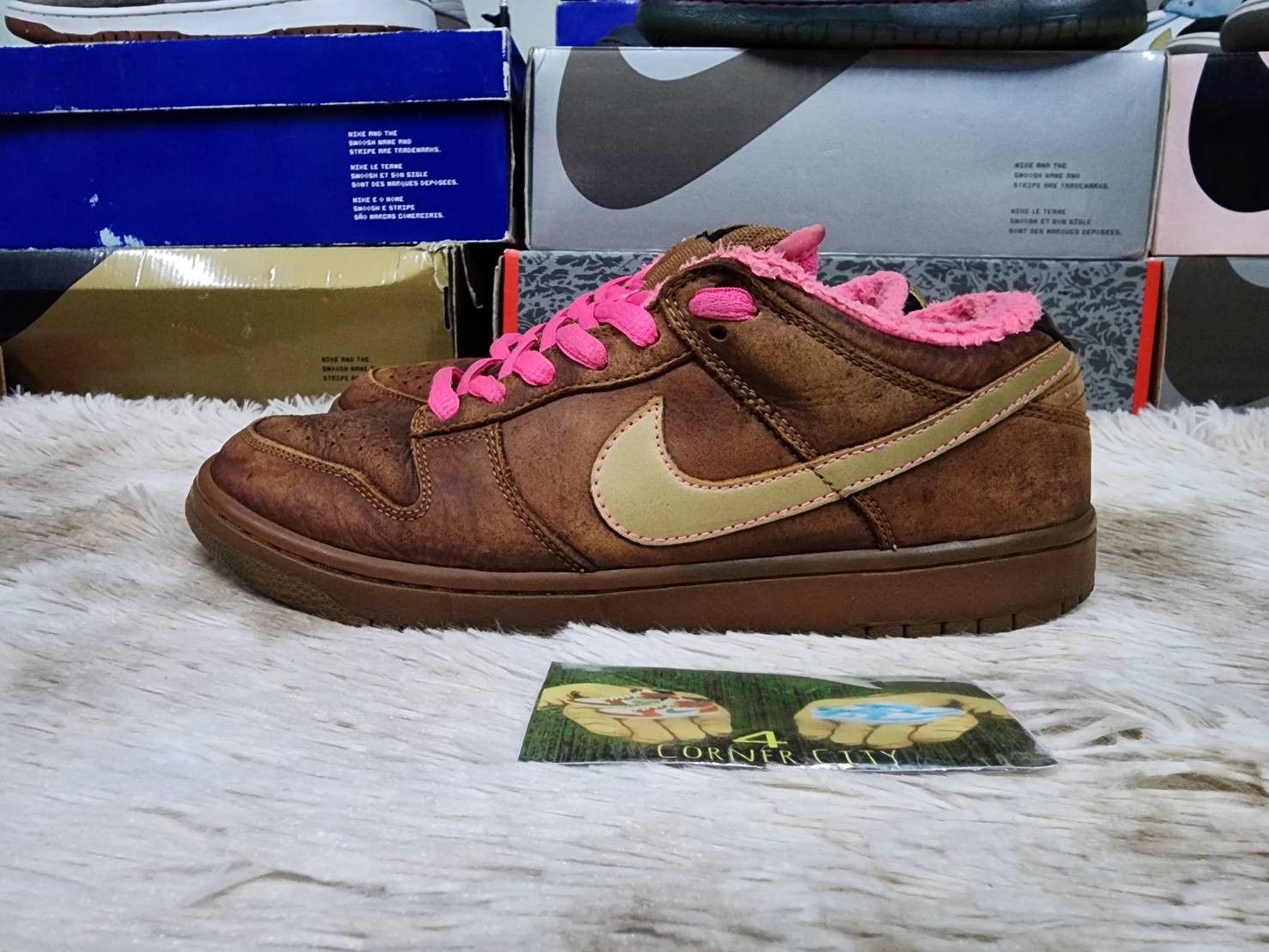 Nike Nike Sb Dunk Low Gibson Guitar Case Size US 9 / EU 42 - 1 Thumbnail