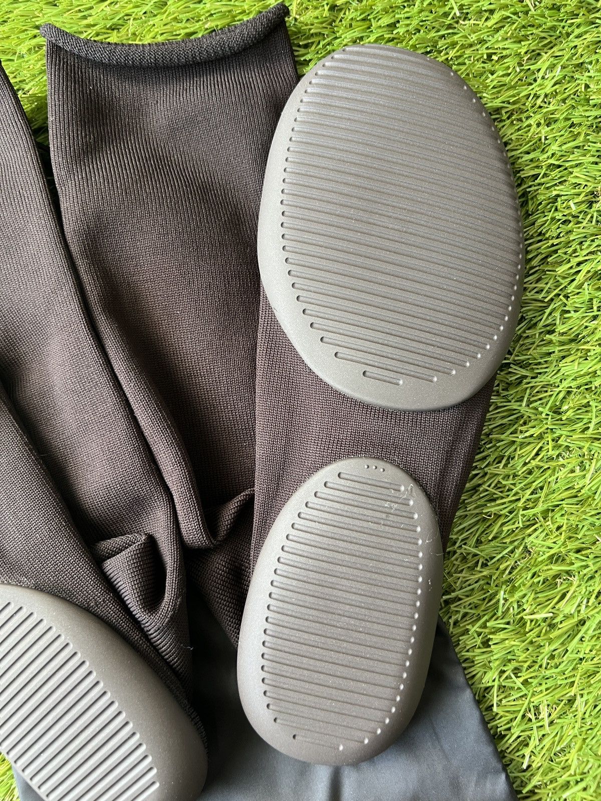 Kanye West Size 3 - Yeezy Pod Black - YZYPODBLK Size US 12 / EU 45 - 2 Thumbnail