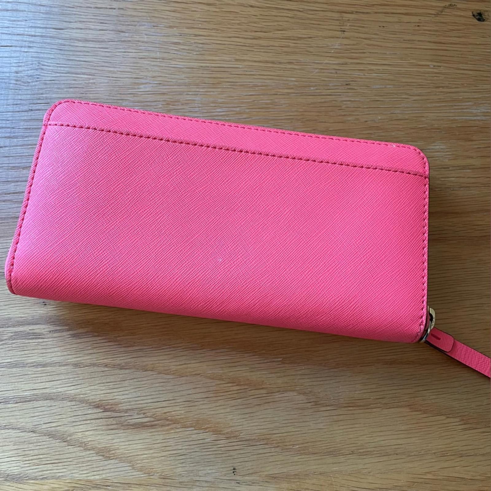 Designer Kate Spade Pineapple Neda Long Wallet Geranium Pink EUC Size ONE SIZE - 5 Thumbnail