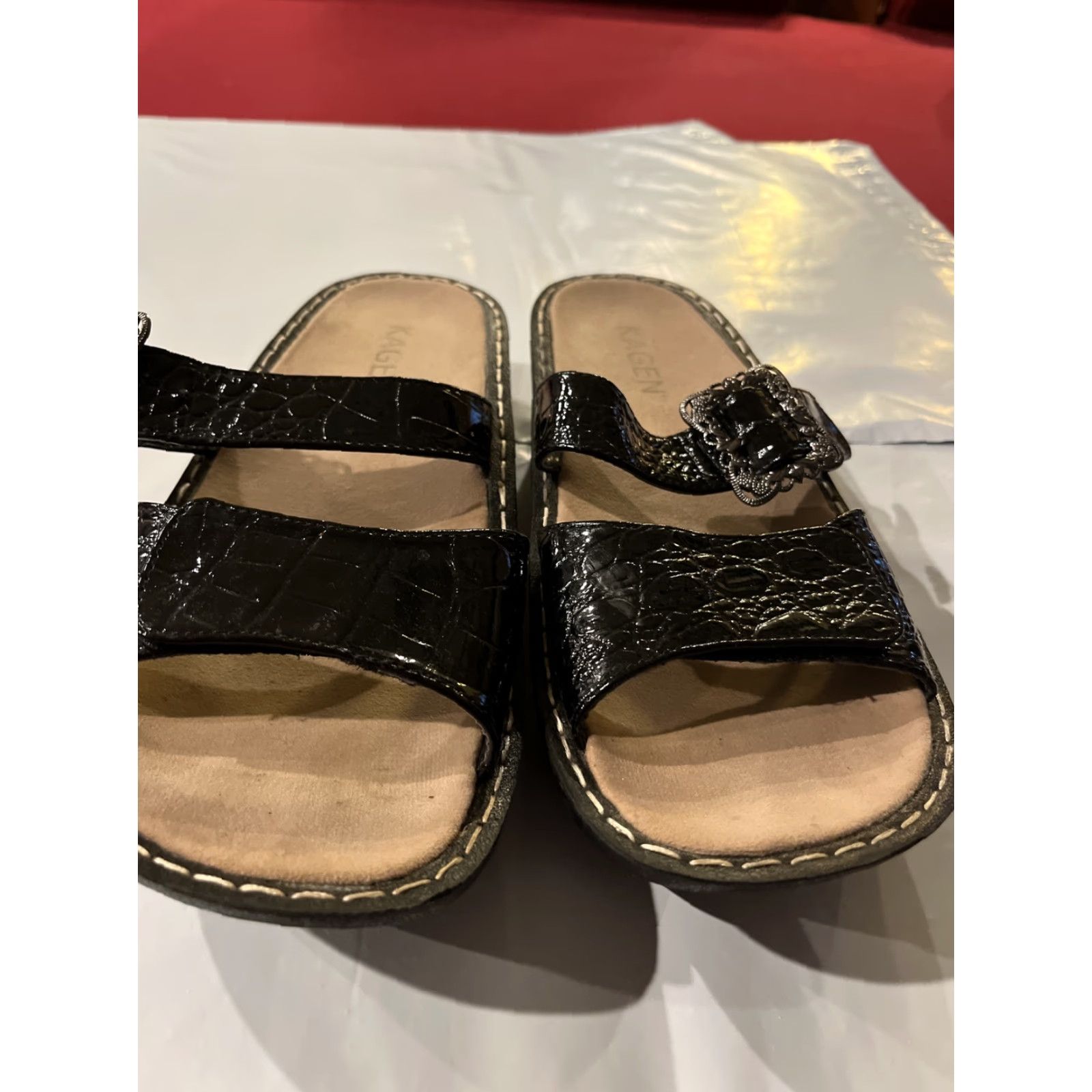 Skagen KAGEN Black Patent Leather Dressy SANDALS Silver Buckle Wedges Flat Women’s 7 Slip On Size M / US 6-8 / IT 42-44 - 3 Thumbnail