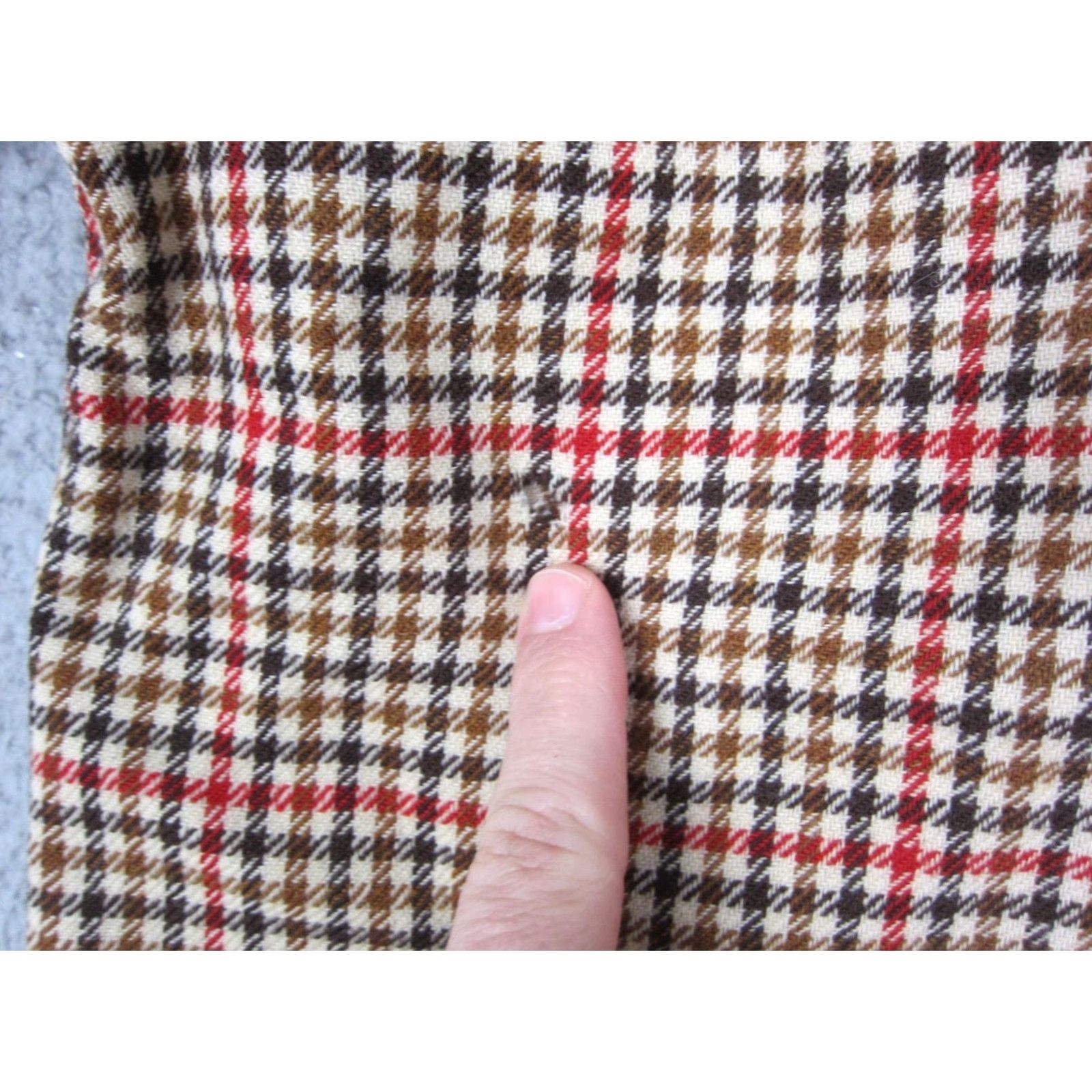 Pendleton VINTAGE Pendleton Shirt Mens XL Brown Wool Made in USA 50s 60s Plaid Button-Up Long Sleeve Collared Retro Classic Outdoor Workwear 90s Mens Size US XL / EU 56 / 4 - 5 Thumbnail