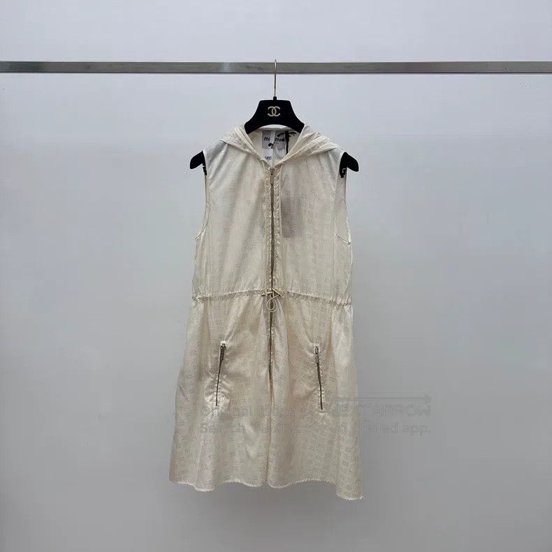 Miu Miu Miu Miu 38 Full logo hooded dress Size M / US 6-8 / IT 42-44 - 2 Thumbnail