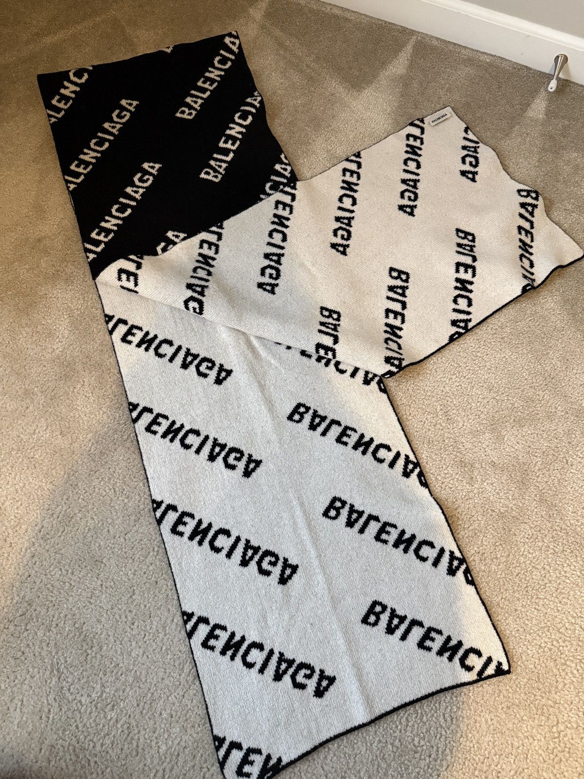 Balenciaga Balenciaga logo scarf Size ONE SIZE - 2 Thumbnail