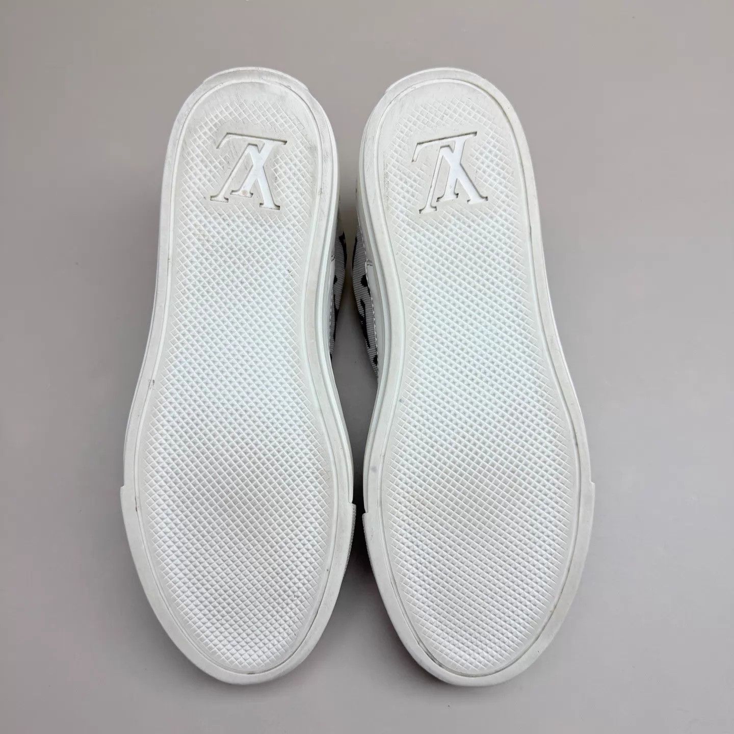 Louis Vuitton LV Wmn's B&W Monogram Sneaker 34.5 95 New Size US 4 / IT 34 - 6 Thumbnail