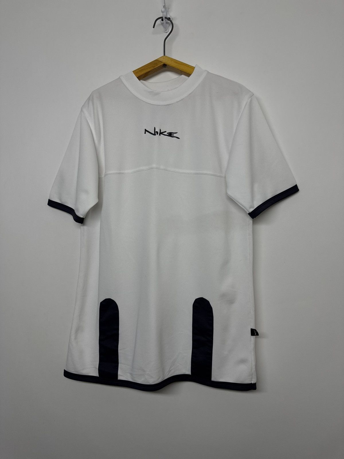Nike Vintage Y2k Nike Logo Swoosh T-shirt Size L / US 10 / IT 46 - 3 Thumbnail