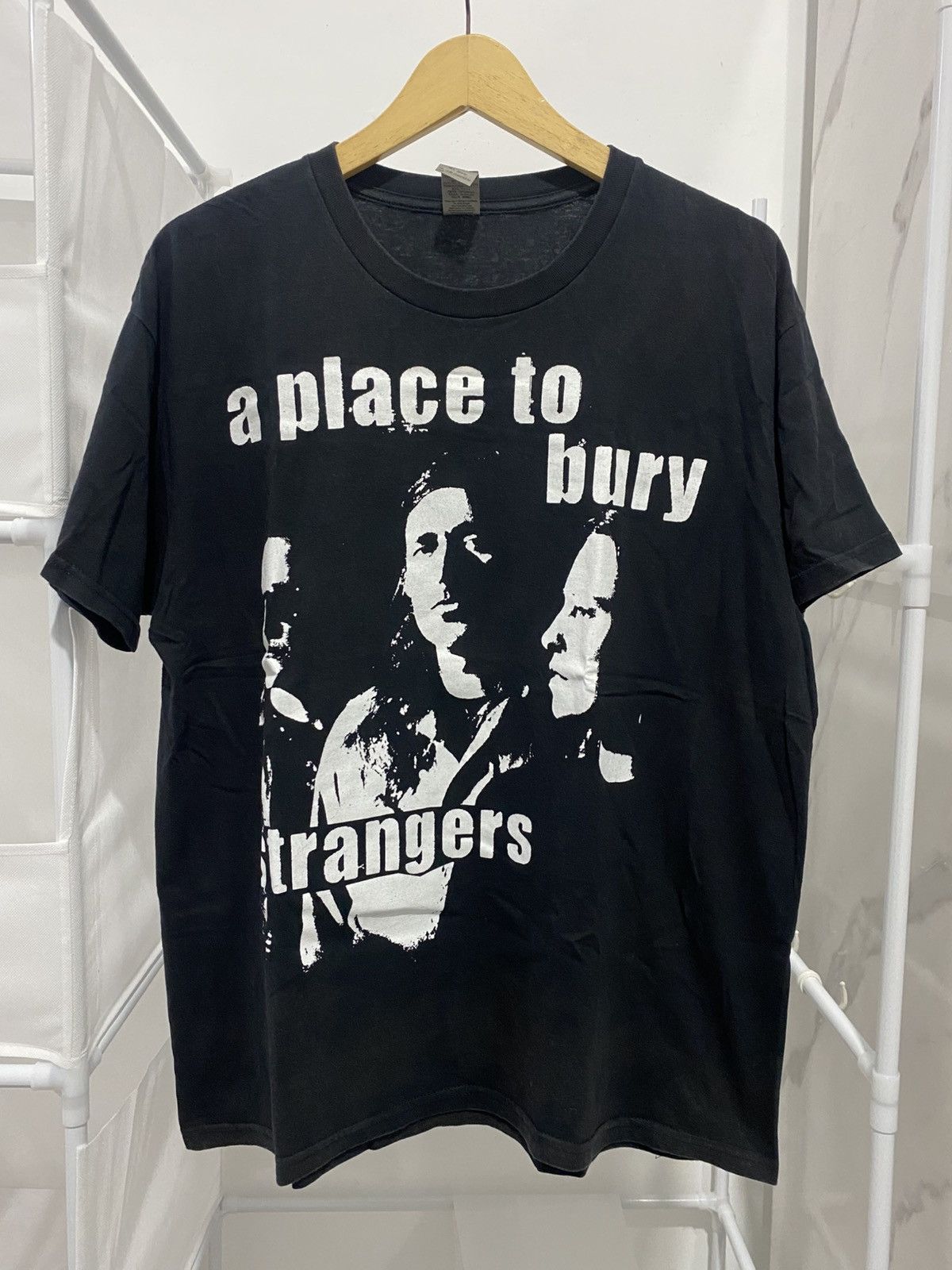 Vintage A Place To BuryStrangers Shogaze Noise Band Tee Ride MBV Size US XL / EU 56 / 4 - 1 Thumbnail