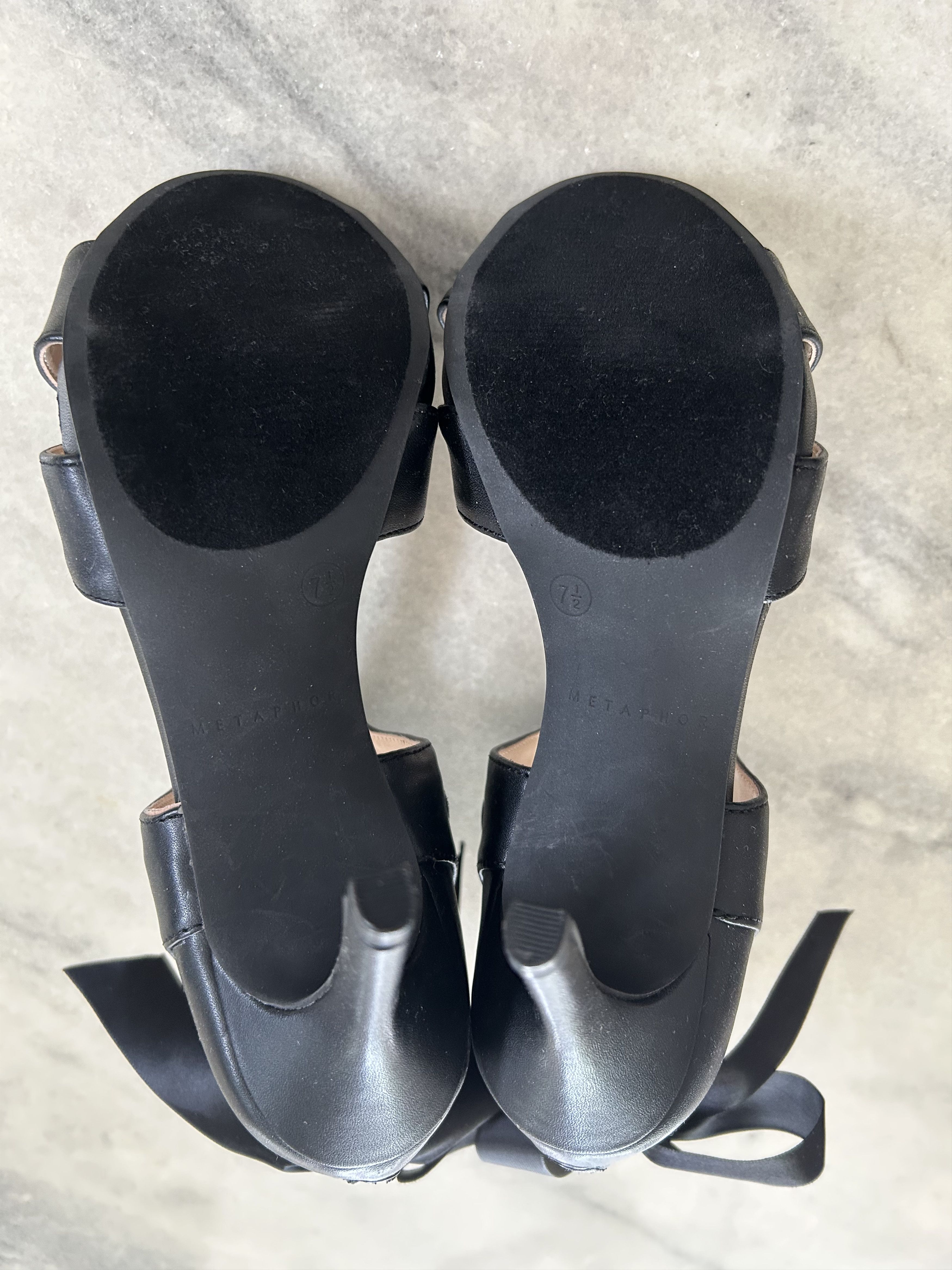 Other Metaphor NWOT Size 7.5 Black Zip Back Bow Vegan Heels Size US 7.5 / IT 37.5 - 9 Thumbnail