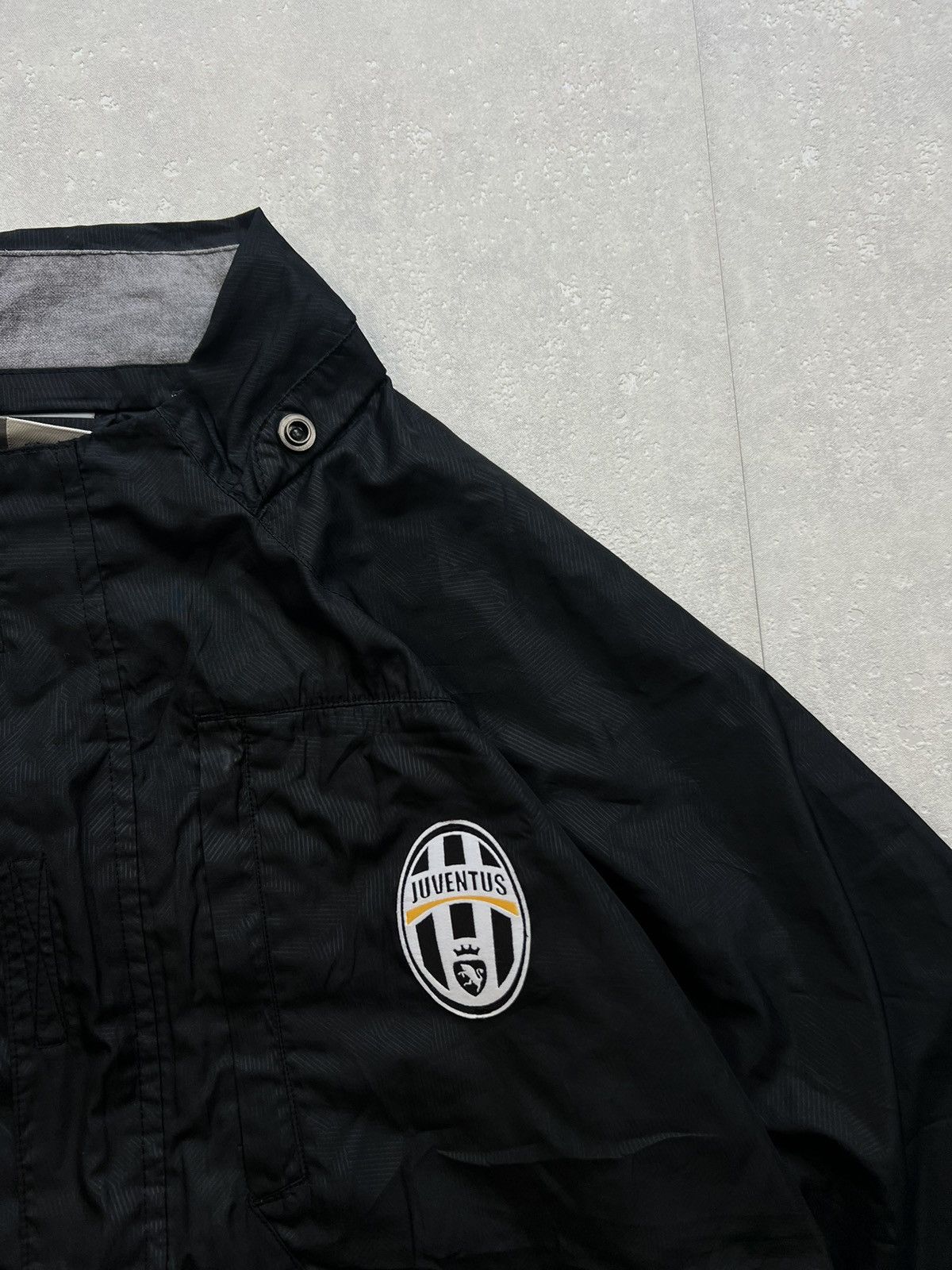 Nike 00’s NIKE JUVENTUS SWOOSH LOGO RARE JACKET Y2K Size US M / EU 48-50 / 2 - 4 Thumbnail