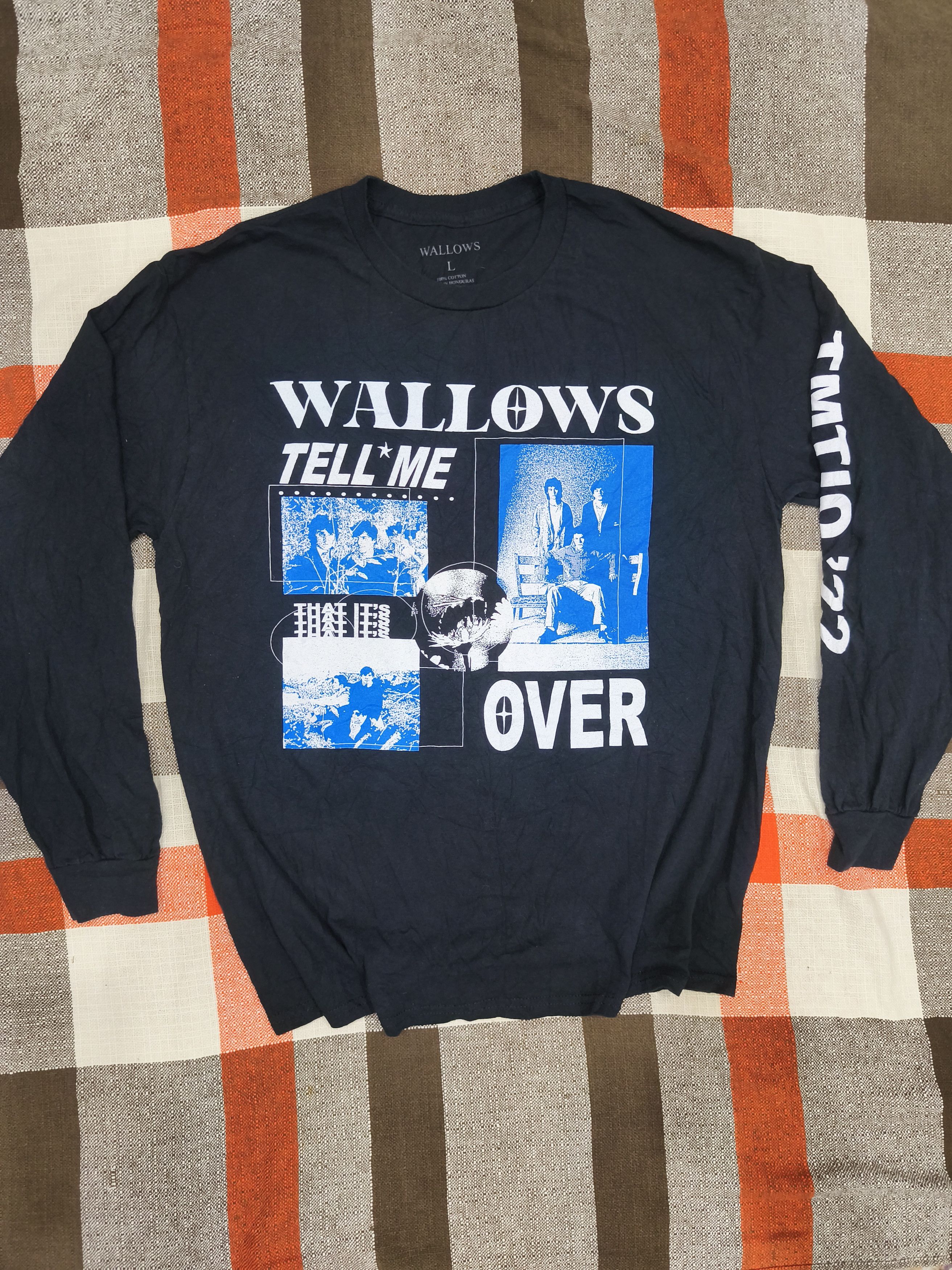 Band Tees Wallows tour 2022 tell me that it's over Large Size US L / EU 52-54 / 3 - 1 Thumbnail
