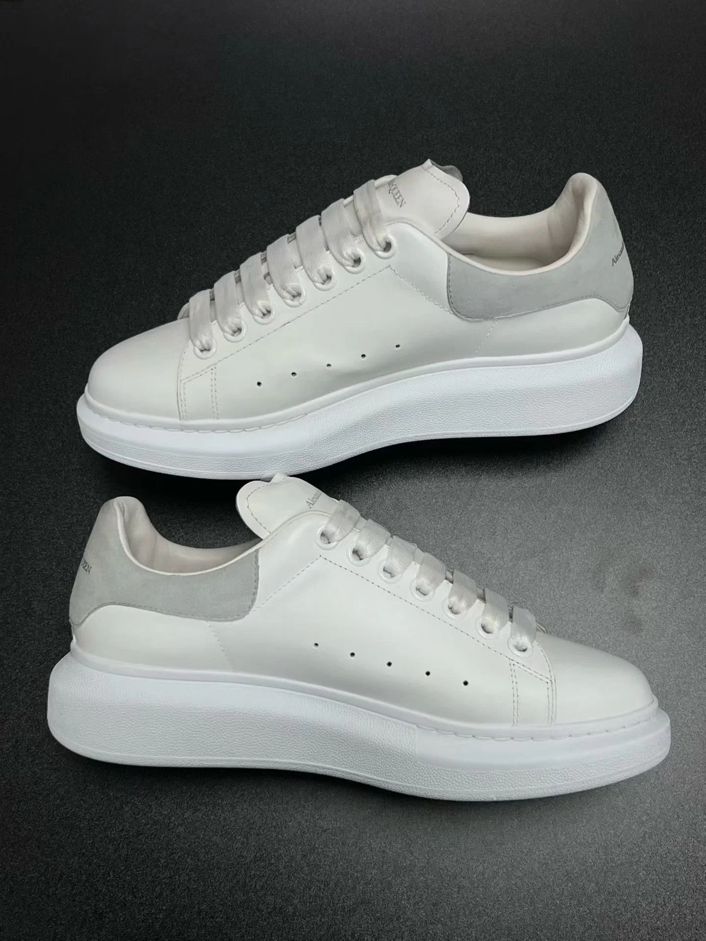 Alexander McQueen MCQ Gray/White Suede Low-Top Sneakers 39 (Fits 40-41) Size US 6 / EU 39 - 6 Thumbnail
