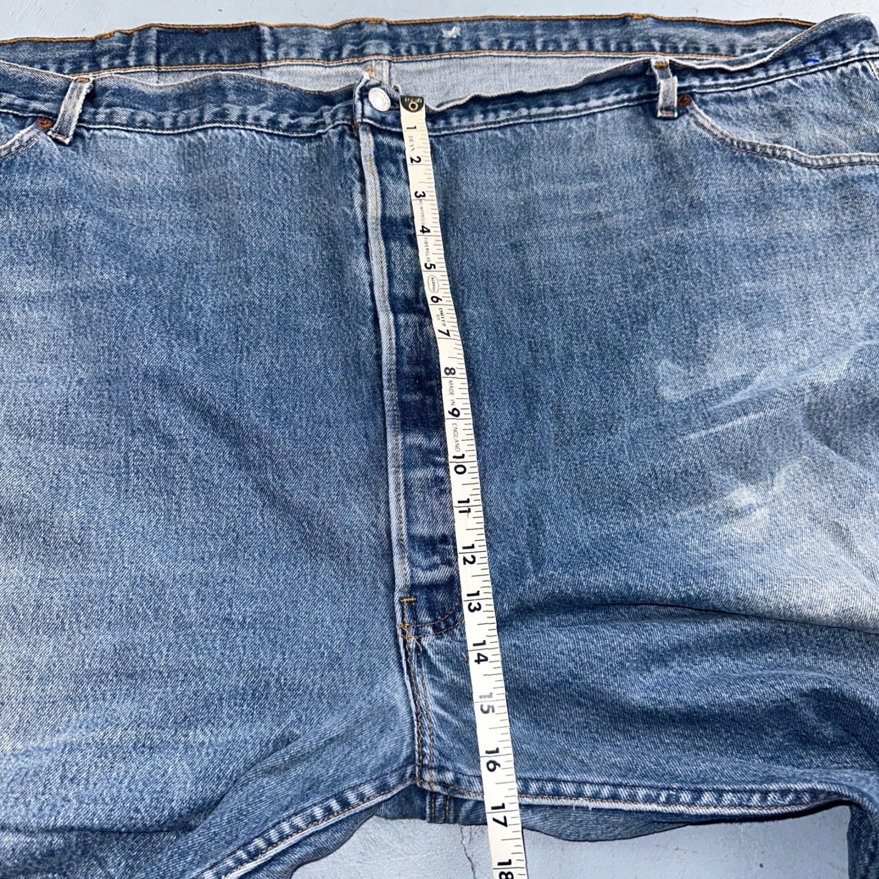Levi's VINTAGE Levi's 501 Jeans Straight Fit Men's 60 Blue Light Wash 90s USA Denim 30in Size US 44 / EU 60 - 6 Thumbnail
