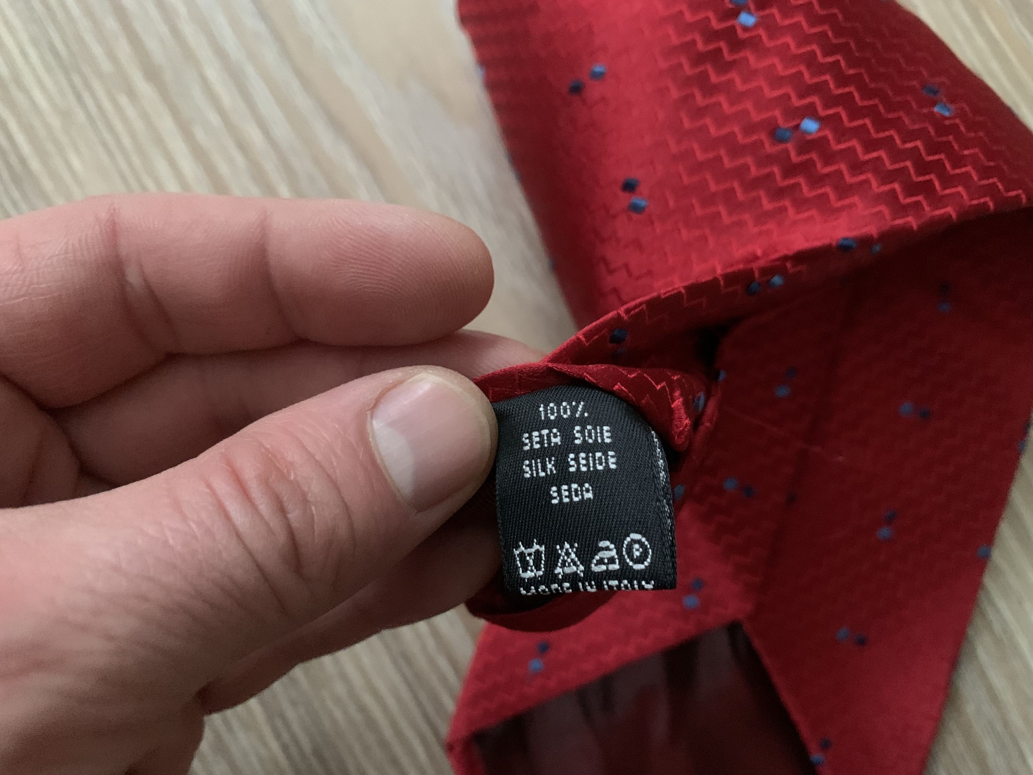 Valentino Rare Valentino Italian Red Silk Tie Size ONE SIZE - 8 Thumbnail
