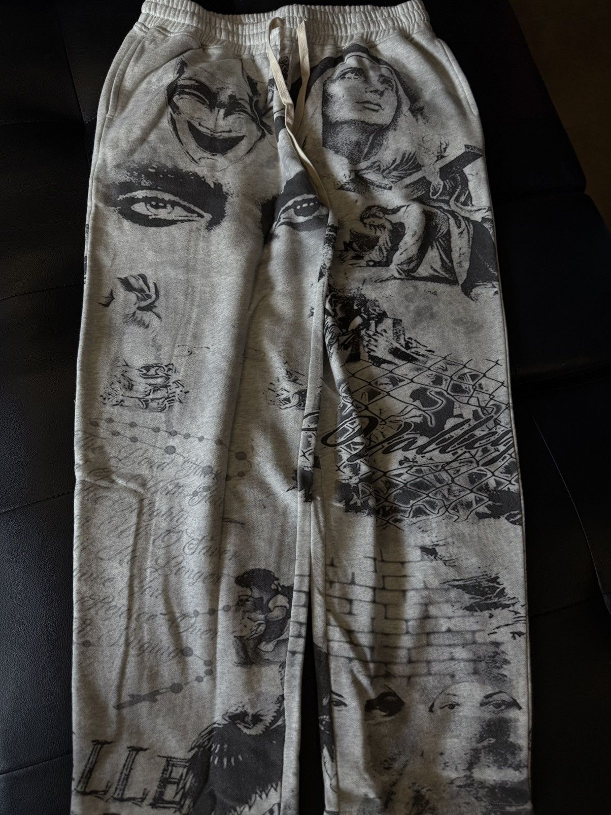 Vale Vale Valley Mural Sweatpants Size Medium(NEW) Size US 32 / EU 48 - 5 Thumbnail