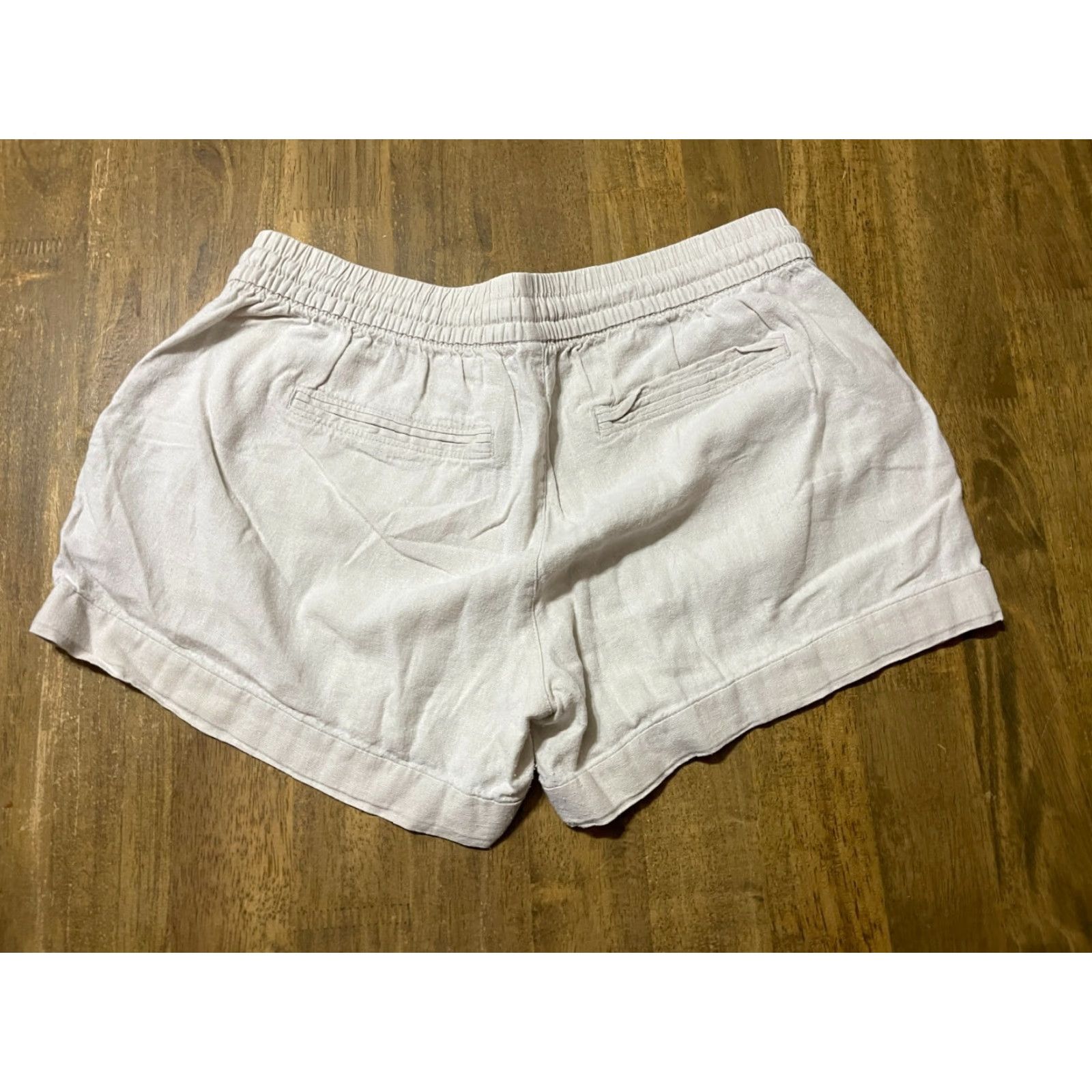 Old Navy Old Navy Shorts Women’s Size Medium White, Tie Waist, Pockets Size 30" / US 8 / IT 44 - 2 Thumbnail