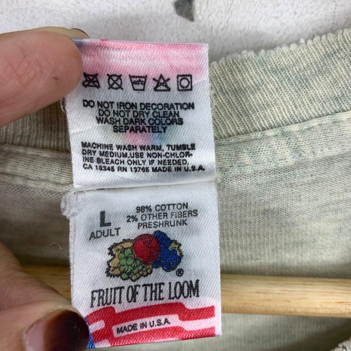 Vintage Vintage 90s SHELL LOGO Fruit Of The Loom USA Tshirt Size US L / EU 52-54 / 3 - 6 Thumbnail