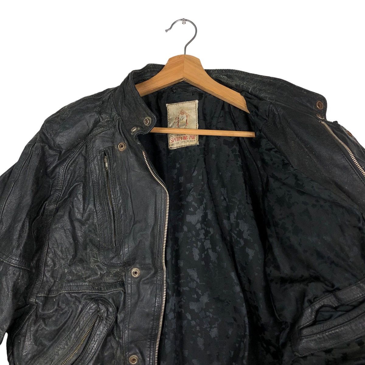 Japanese Brand Vintage Bomber Genuine Leather Jacket Sportwear IsseyMiyake Size US M / EU 48-50 / 2 - 12 Thumbnail