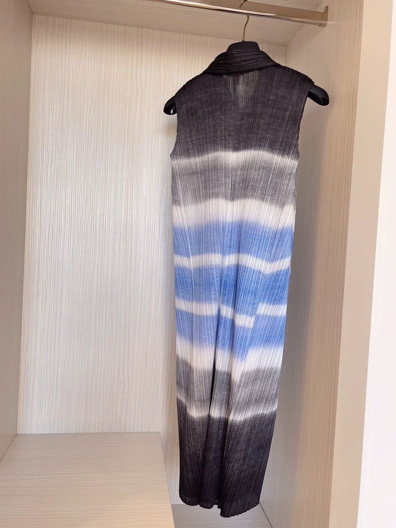 Issey Miyake Issey Miyake size:3 Ink-wash painting, aurora, lava, waves Size S / US 4 / IT 40 - 4 Thumbnail