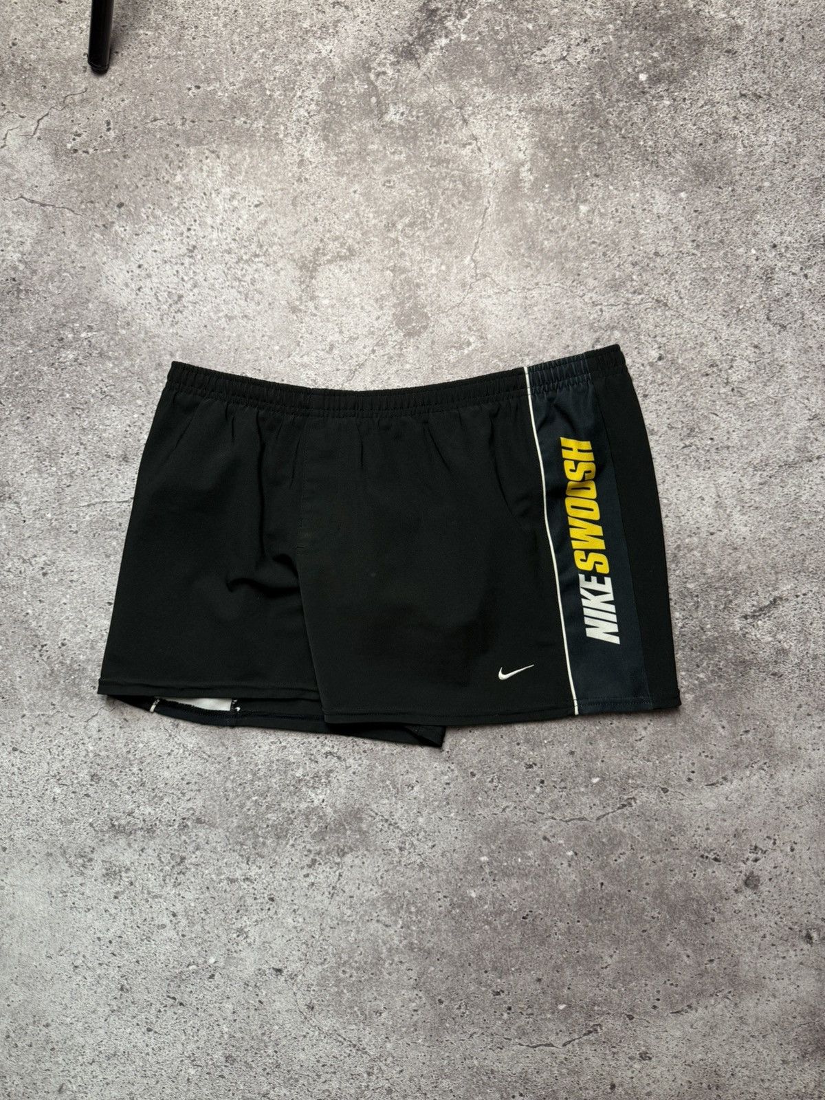 Vintage Vintage Nike Swoosh Shorts 90s Y2K Size US 33 - 1 Thumbnail
