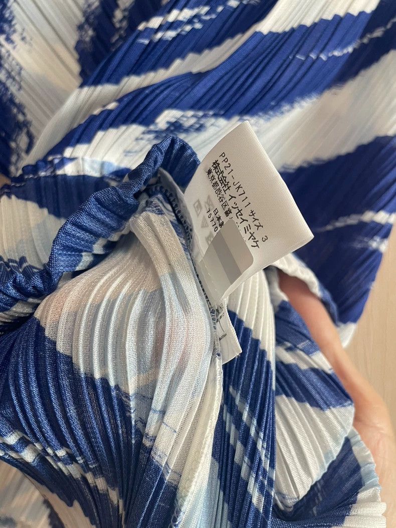 Issey Miyake Issey Miyake size:3 White and blue pleated short sleeves Size XS / US 0-2 / IT 36-38 - 4 Thumbnail
