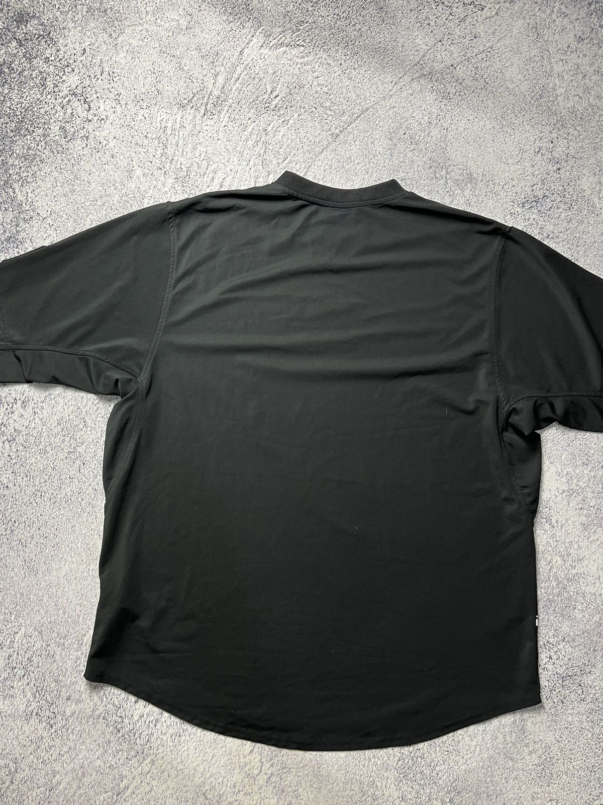 Nike Mens Vintage Nike T-Shirt centre swoosh Rare Size US XL / EU 56 / 4 - 23 Thumbnail