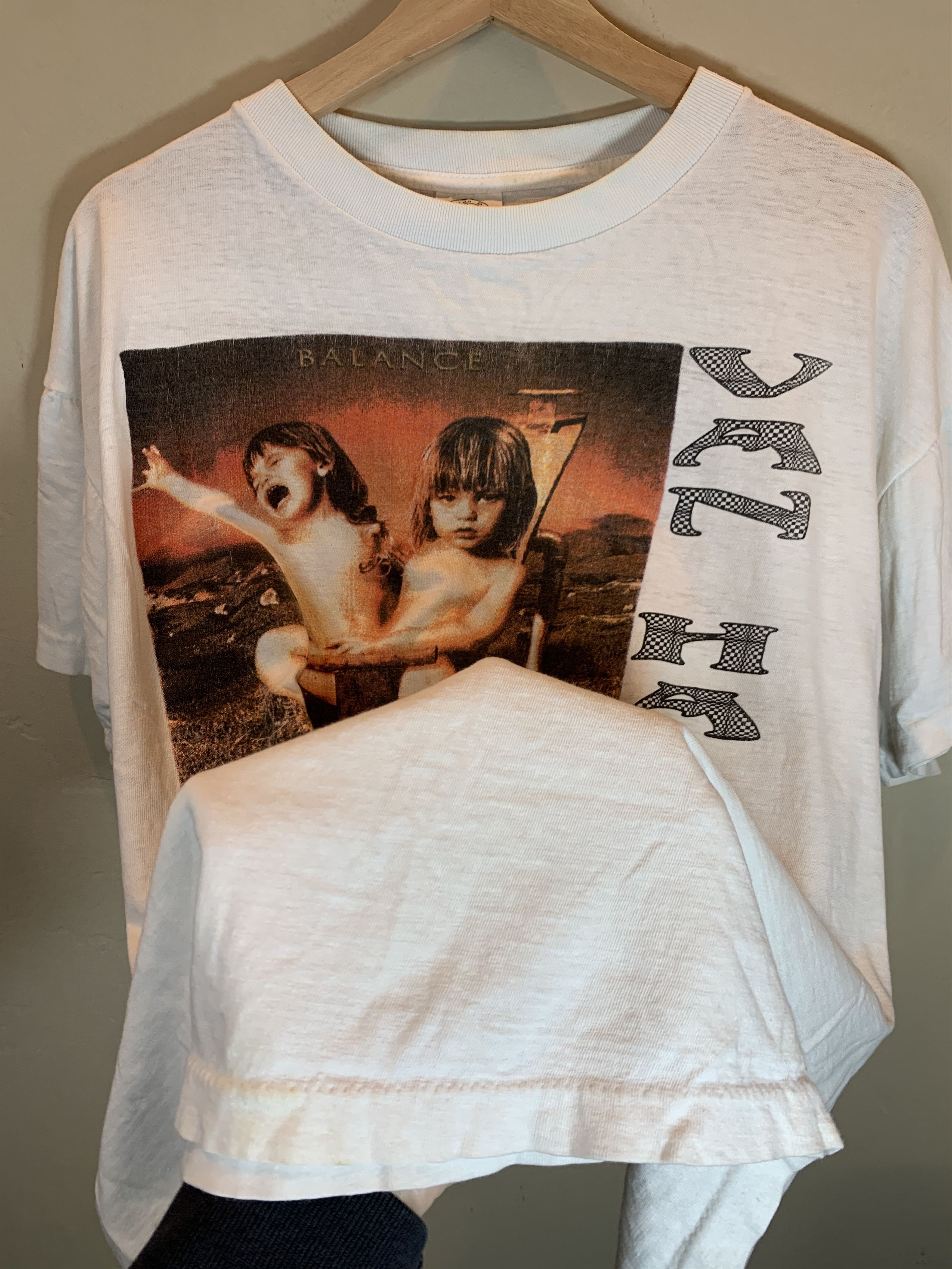 Band Tees *RARE* Vintage 90s Van Halen Balance Kickin Ass Tour T-Shirt Size US XL / EU 56 / 4 - 6 Thumbnail