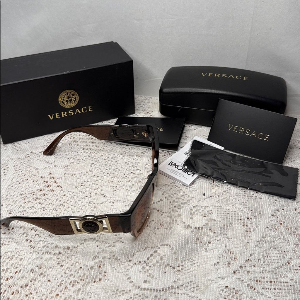 Versace NWT Versace cat eye gold tone Brown Medusa logo sunglasses Size ONE SIZE - 1 Thumbnail
