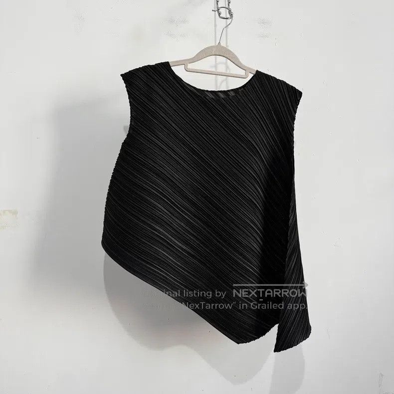 Issey Miyake Issey Miyake Black Tank Top Size L / US 10 / IT 46 - 1 Thumbnail
