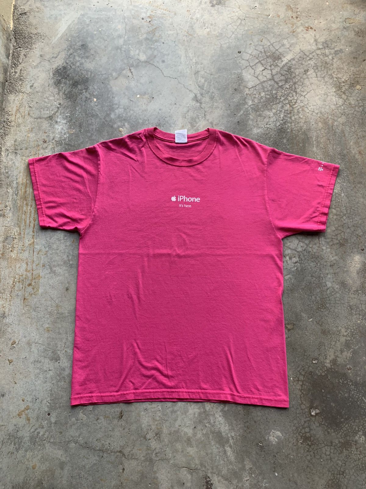 Apple 90s Vintage Apple Iphone Logo Tshirt Size US L / EU 52-54 / 3 - 1 Thumbnail