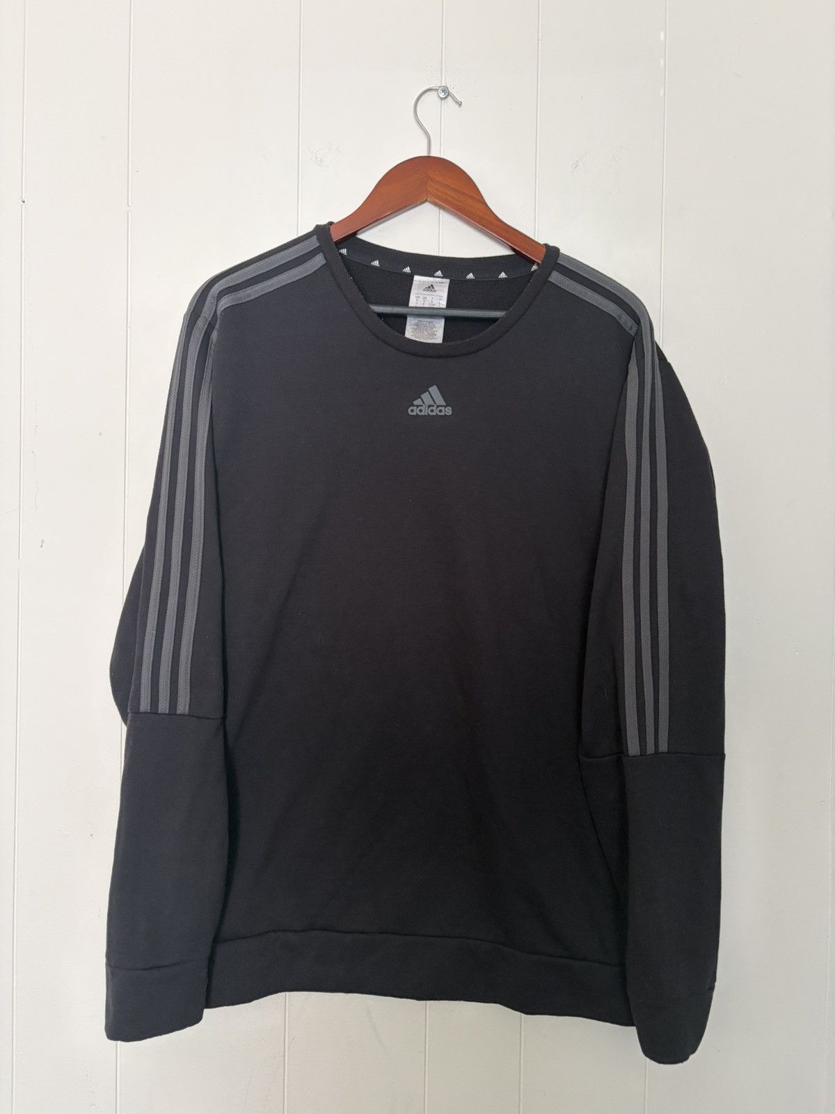 Adidas Adidas grey & black long sleeve Size US L / EU 52-54 / 3 - 1 Thumbnail